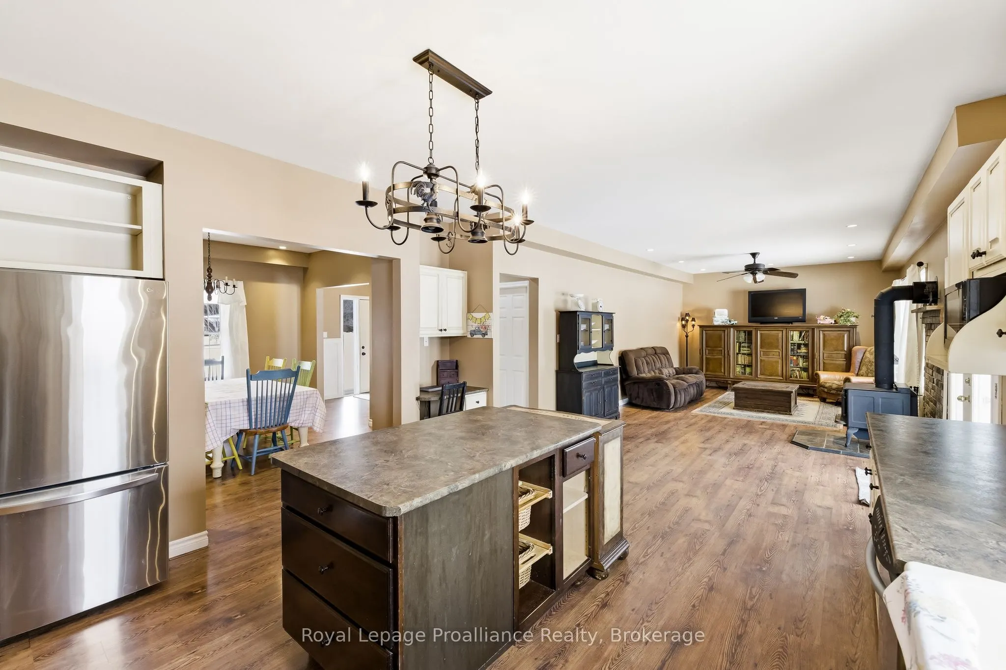 3937 Larose Crescent