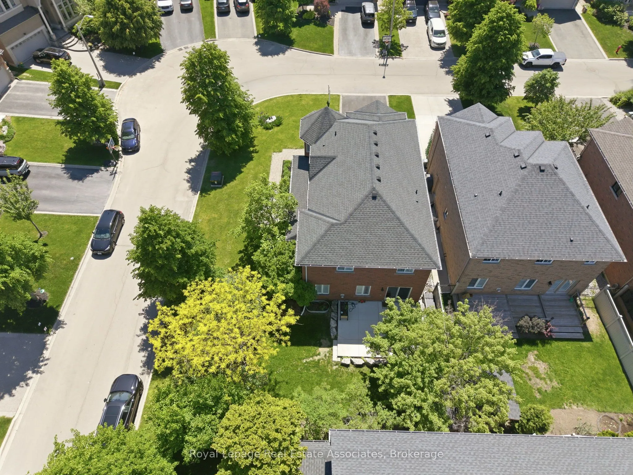 31 Commando Court