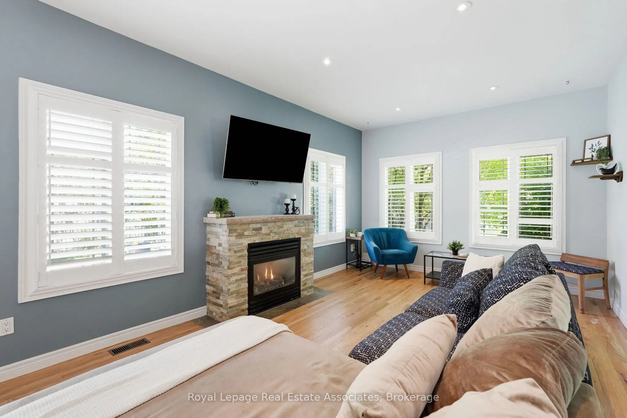 31 Commando Court