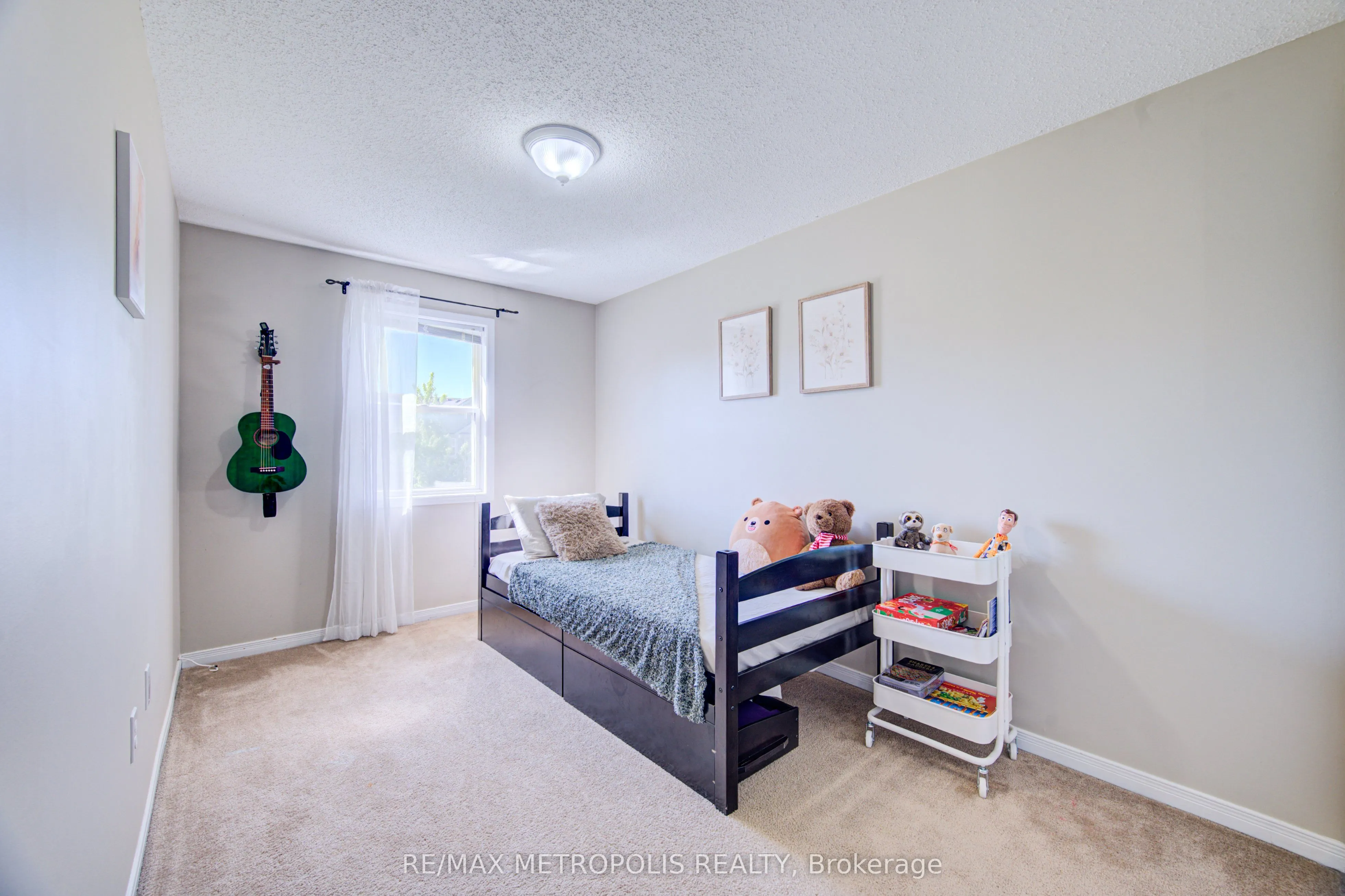 124 GOSLING Gardens #37