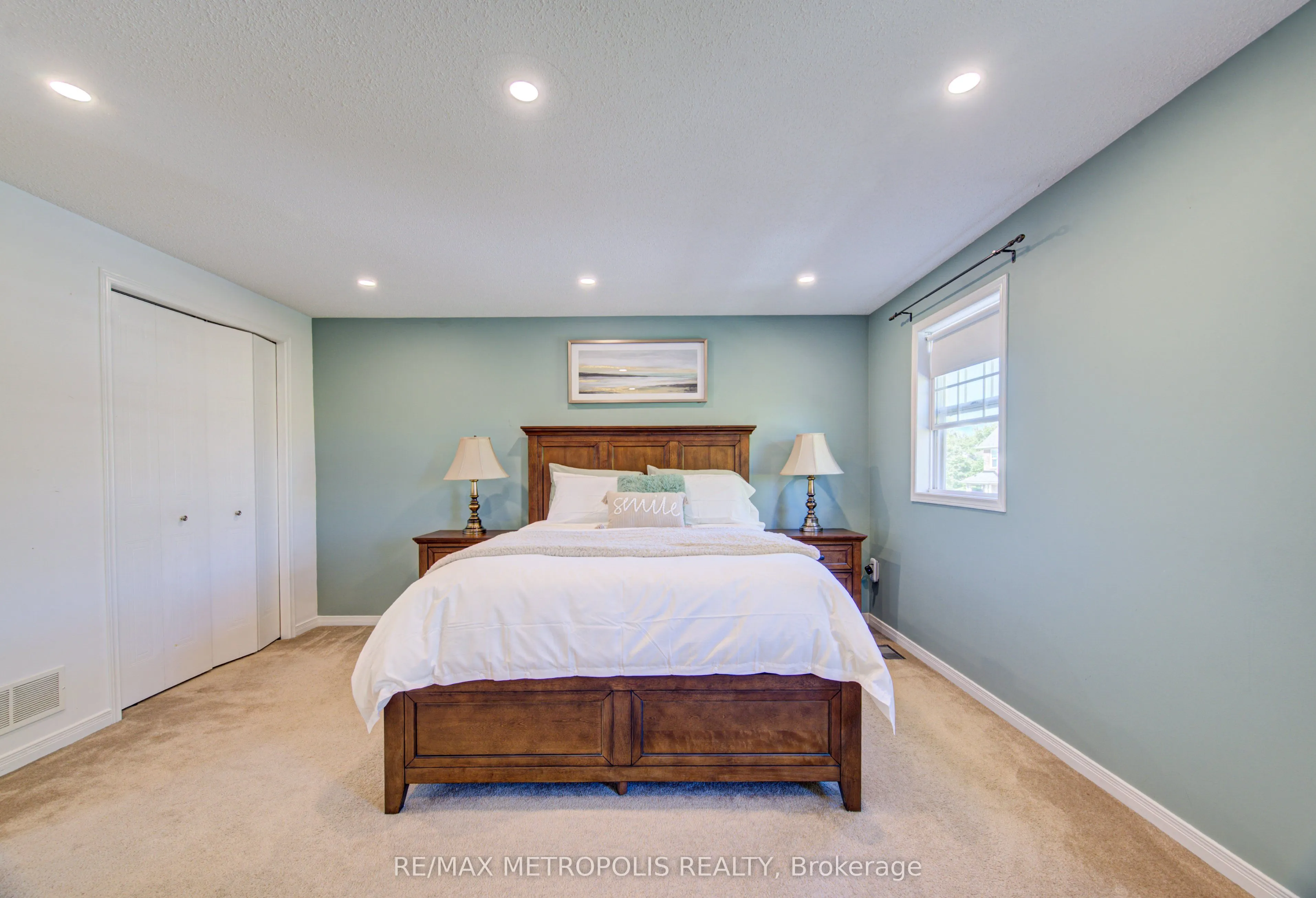 124 GOSLING Gardens #37