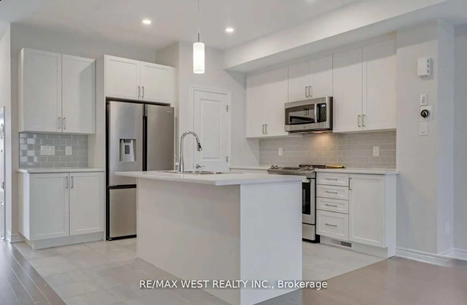 1026 Kijik Crescent