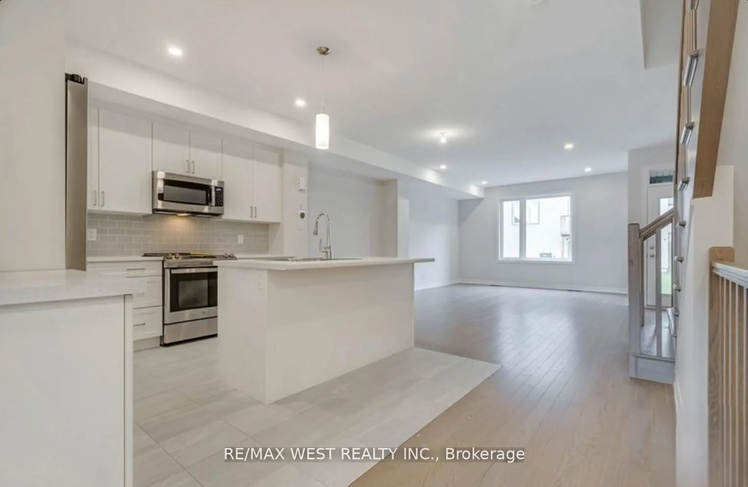 1026 Kijik Crescent