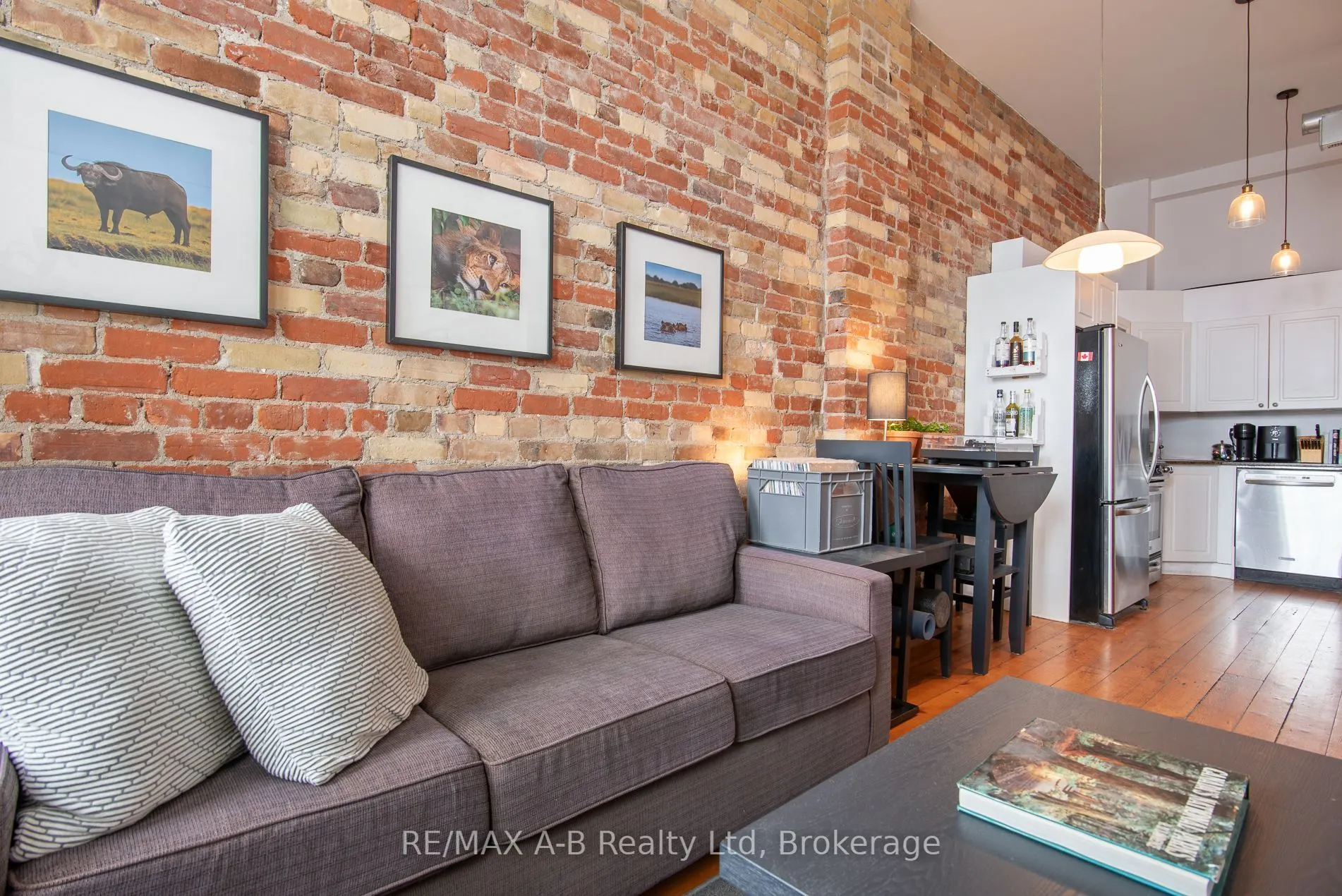 66 WELLINGTON Street ##201