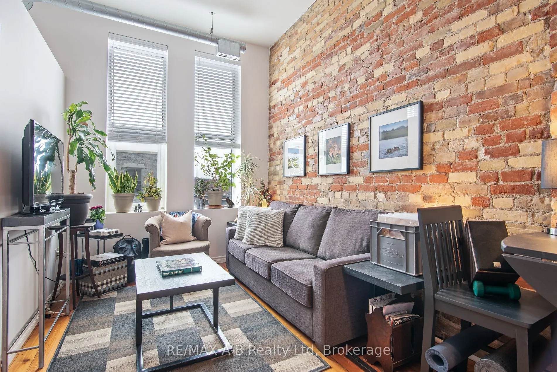 66 WELLINGTON Street ##201