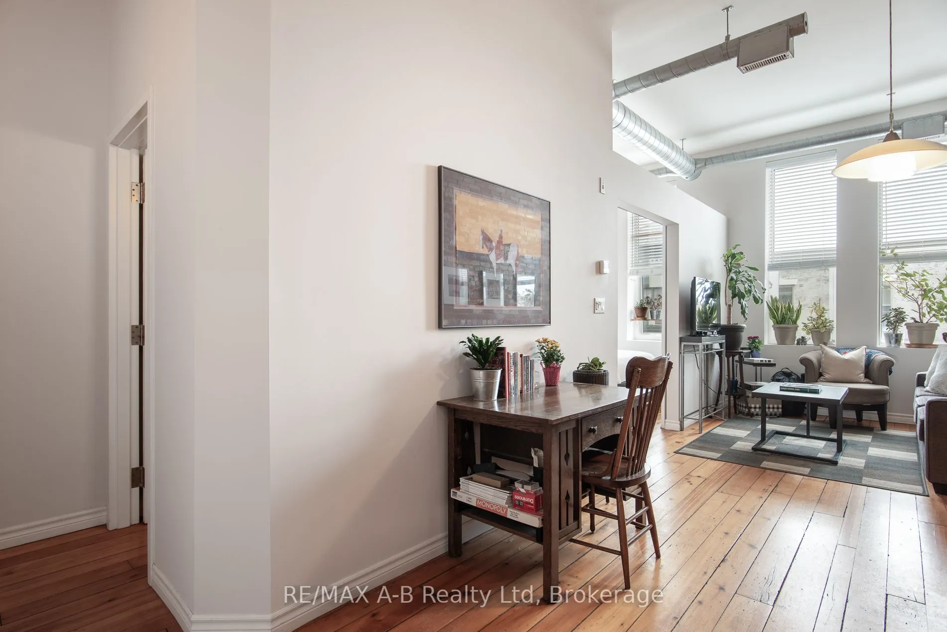 66 WELLINGTON Street ##201