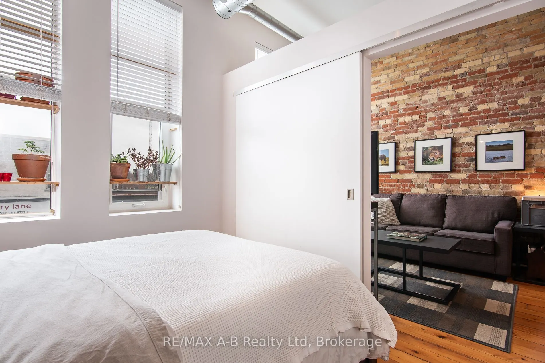 66 WELLINGTON Street ##201