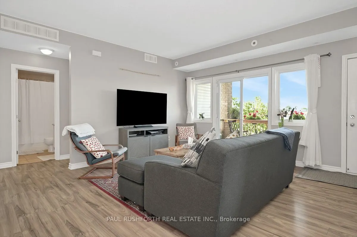 1105 Stittsville Main Street #F