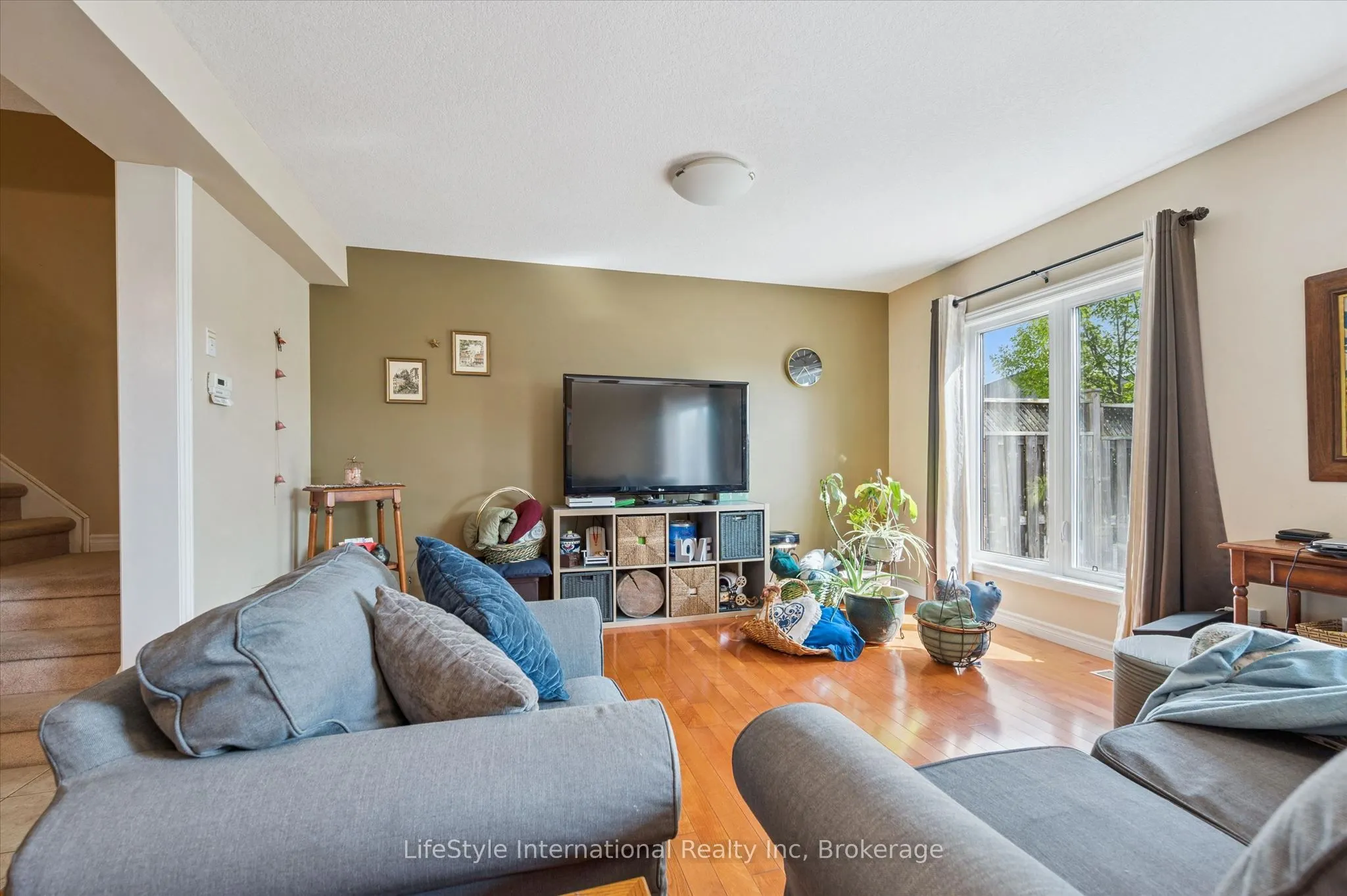 47 HASLER Crescent
