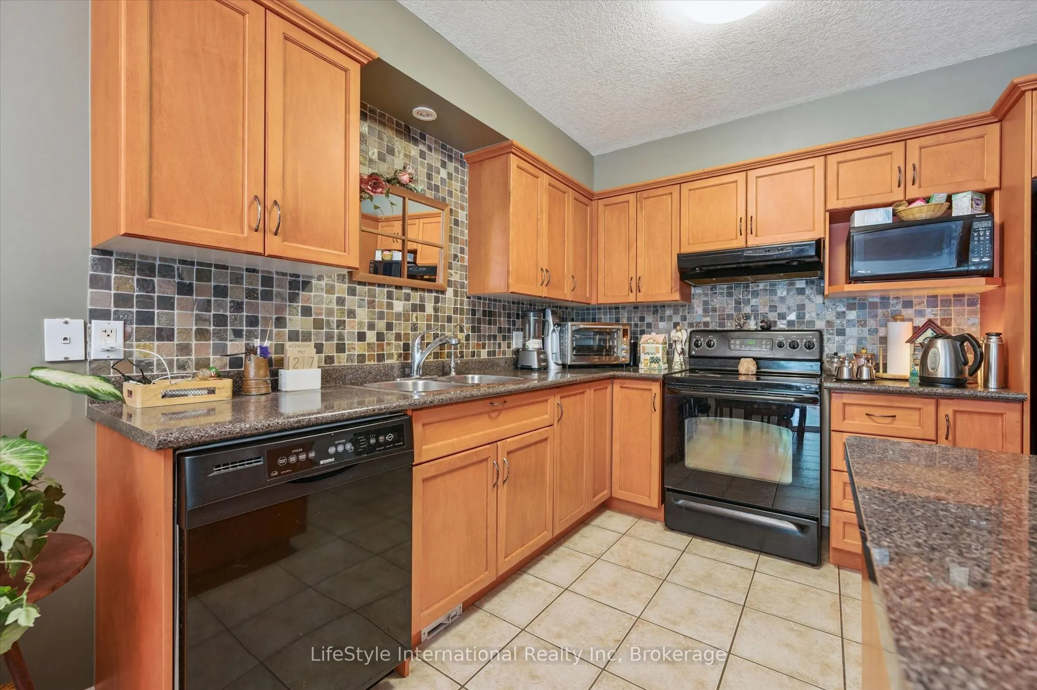 47 HASLER Crescent