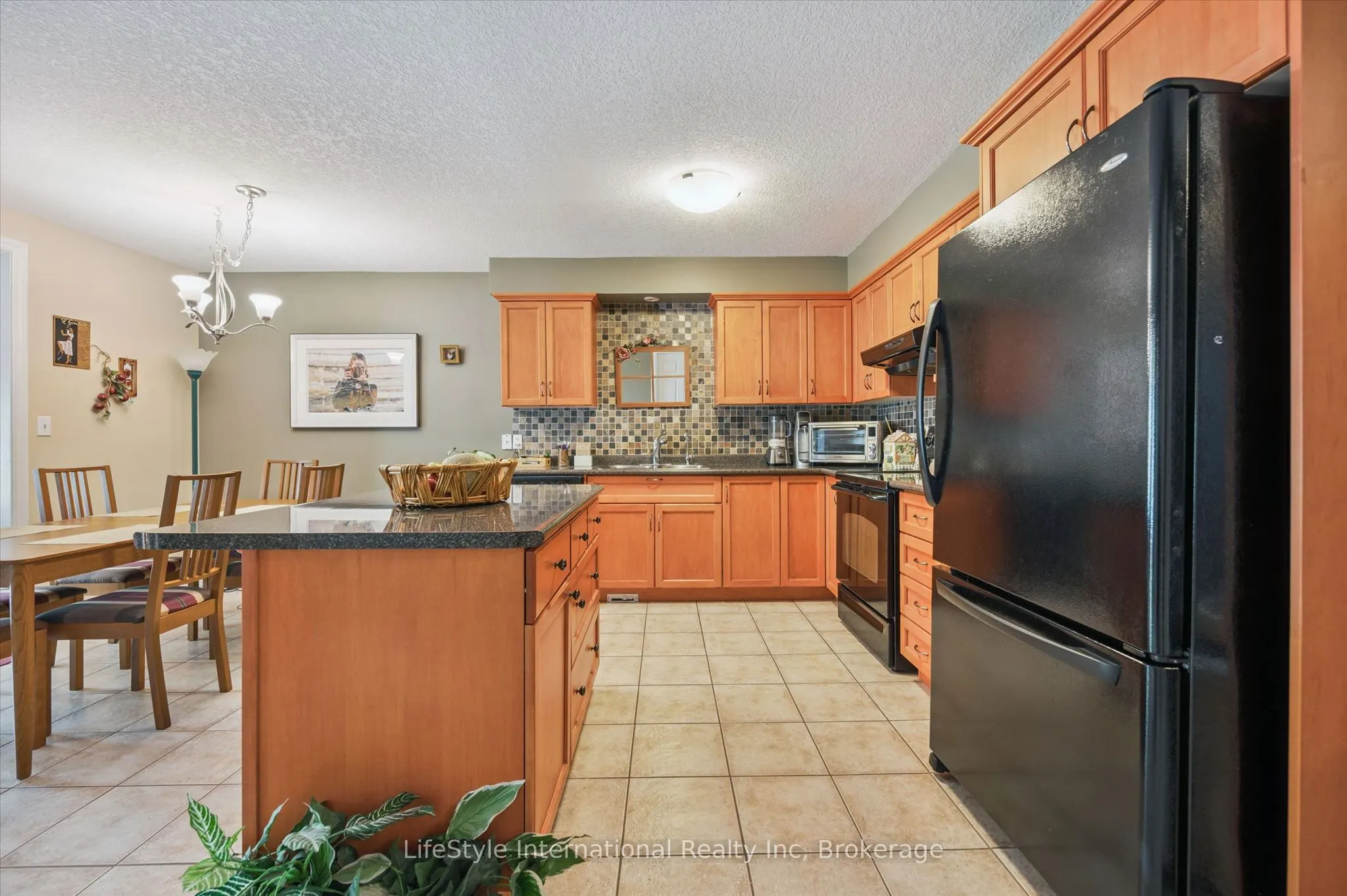 47 HASLER Crescent