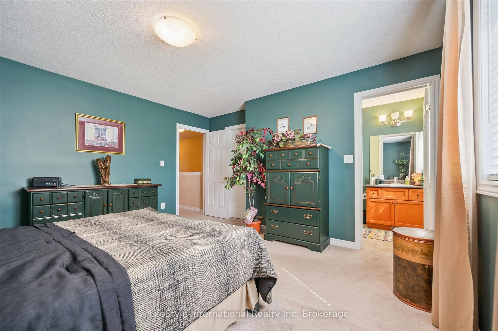 47 HASLER Crescent
