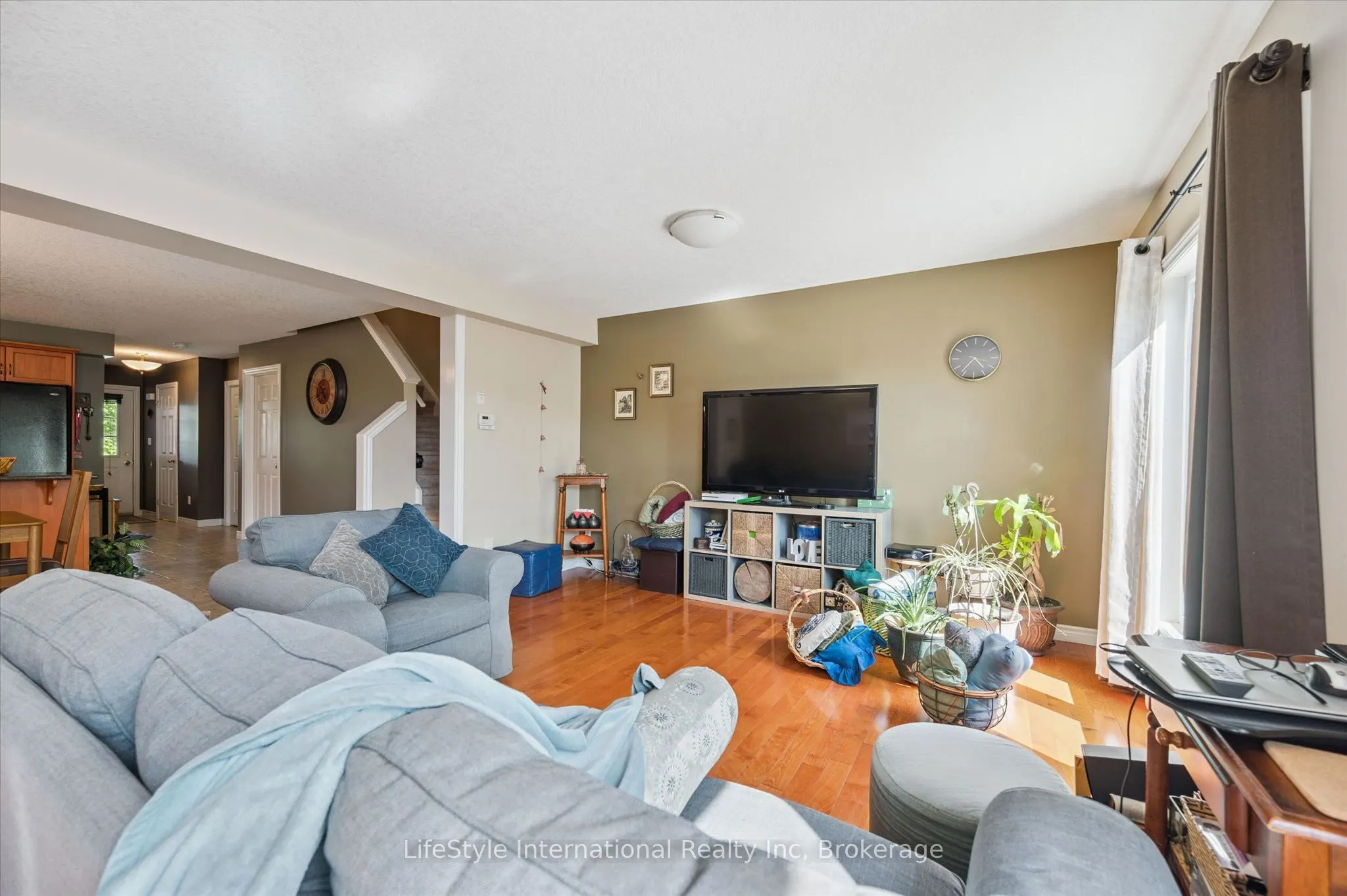 47 HASLER Crescent