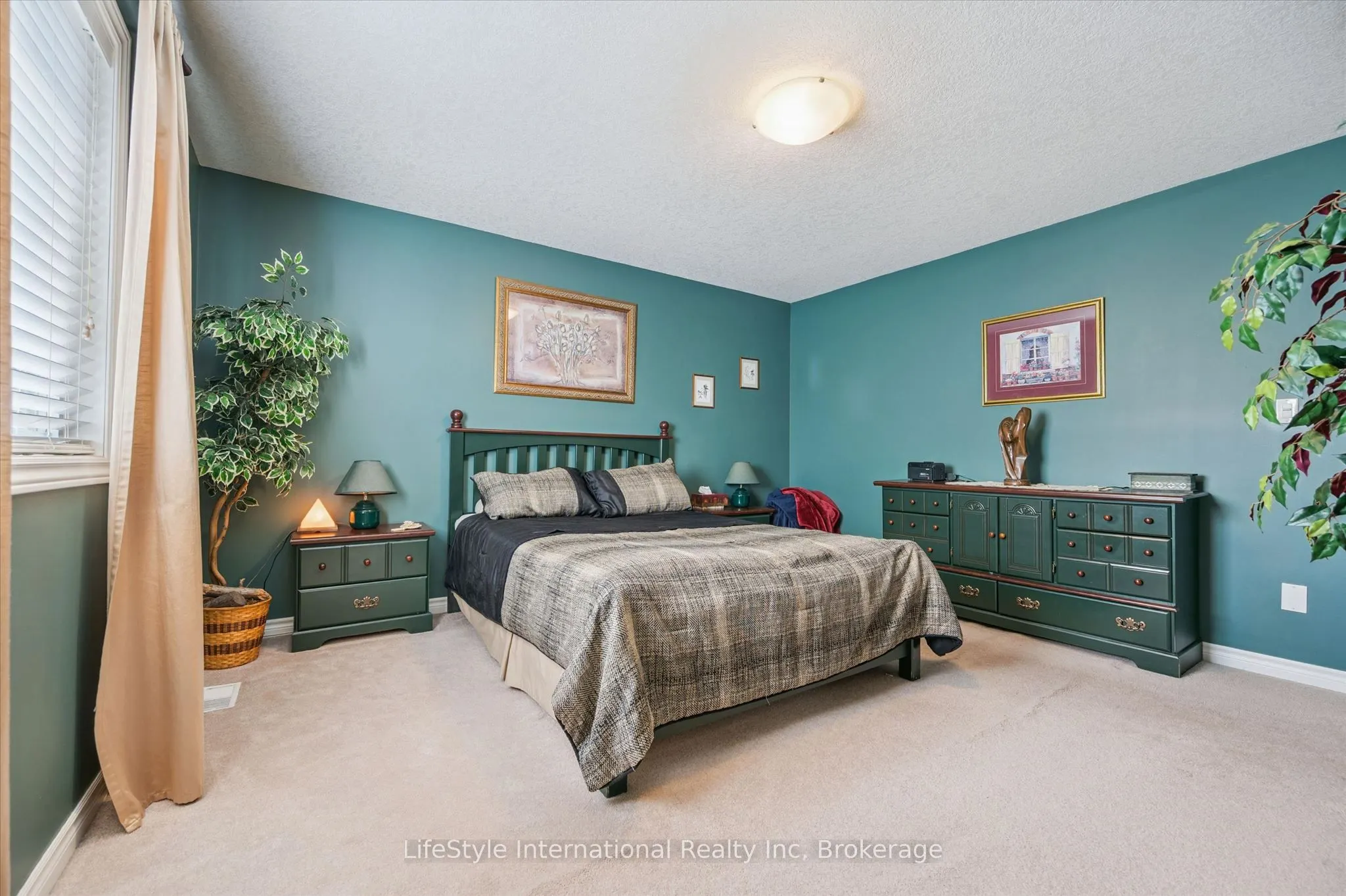 47 HASLER Crescent