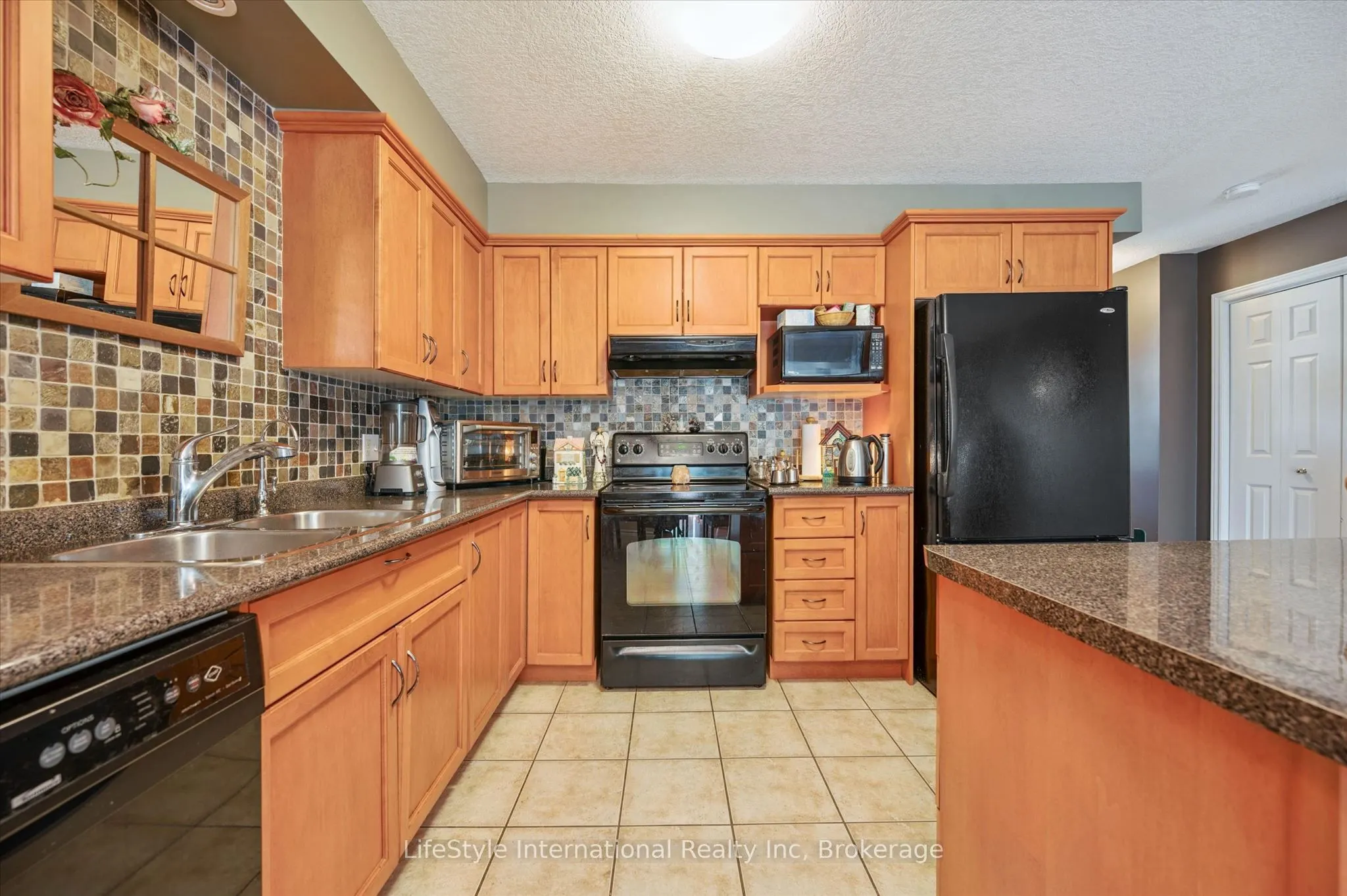 47 HASLER Crescent