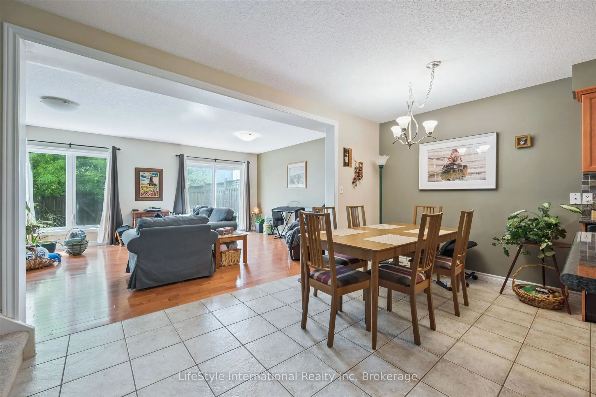 47 HASLER Crescent
