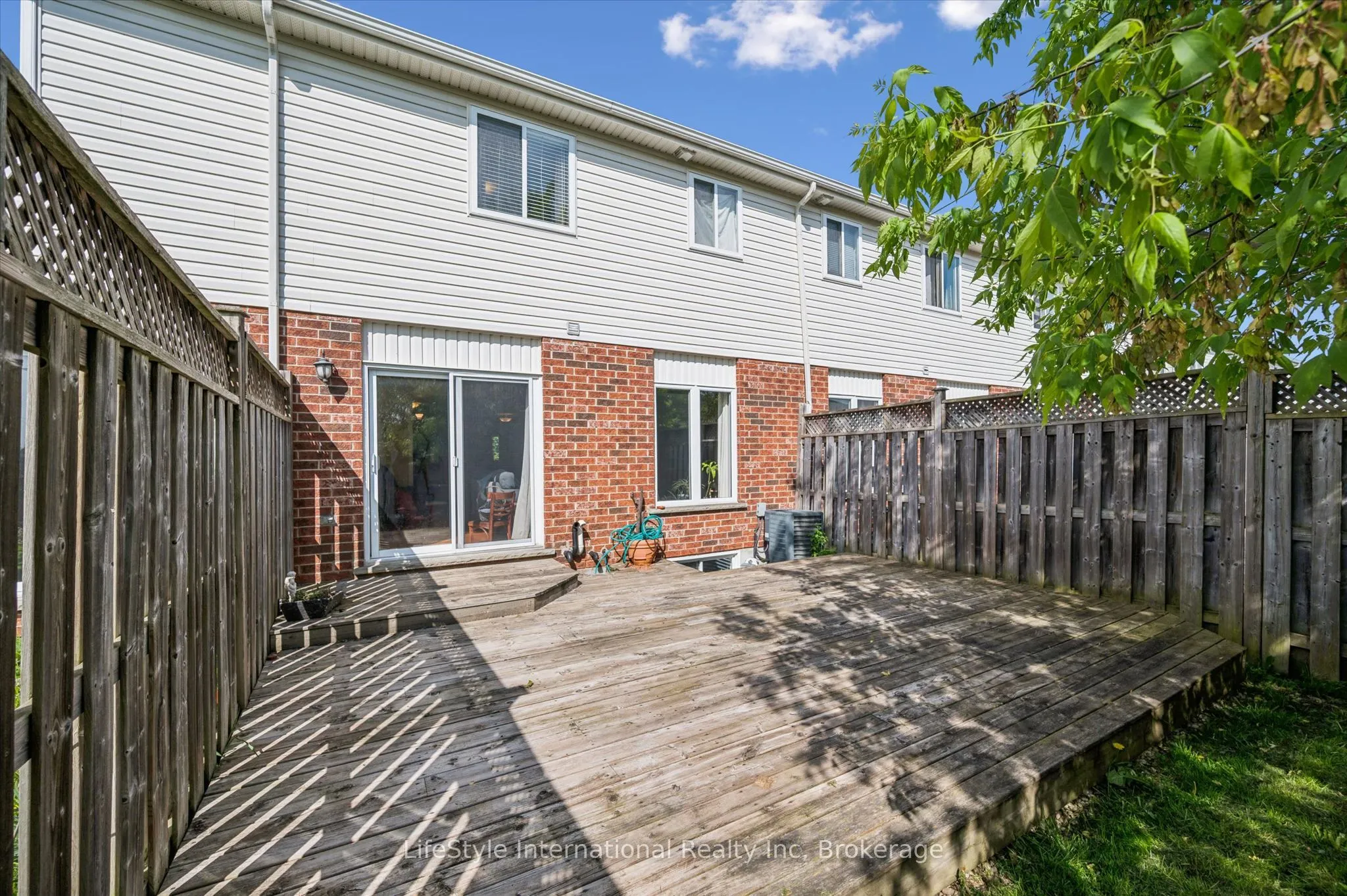 47 HASLER Crescent