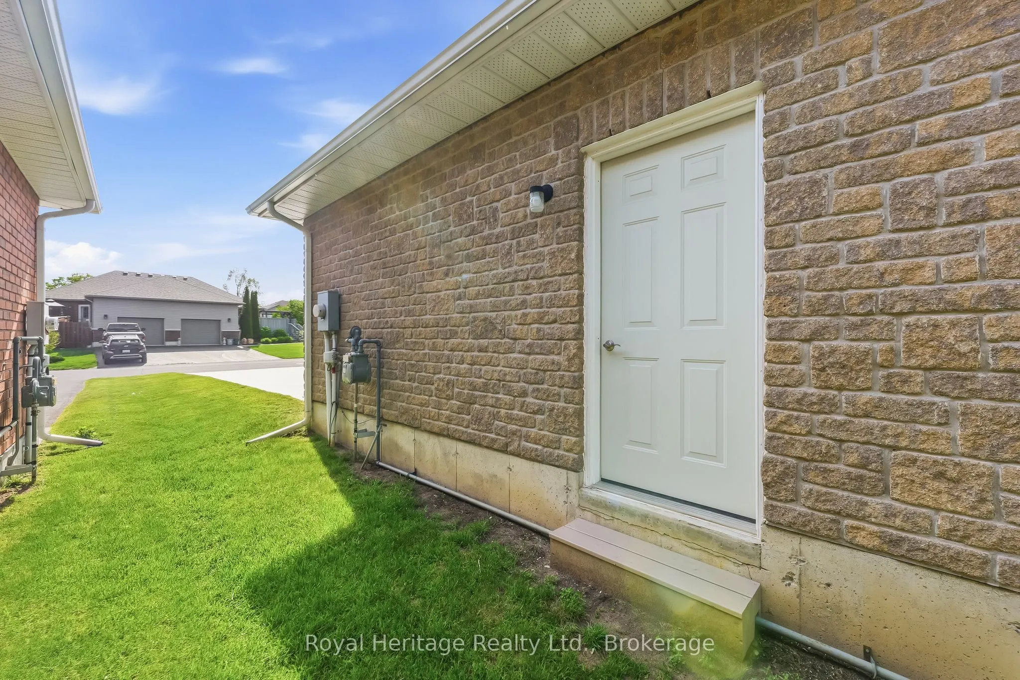 2 Cortland Way