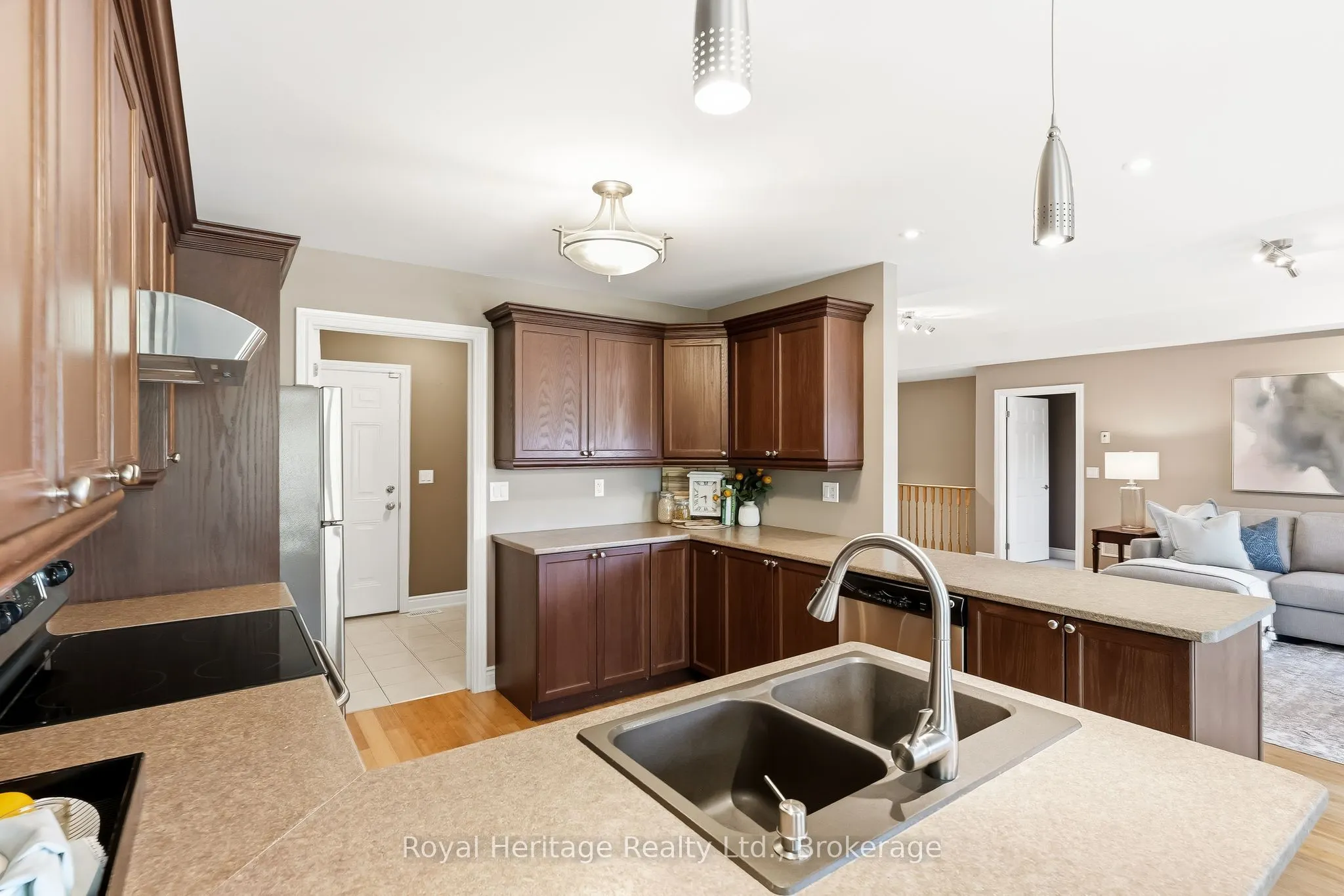 2 Cortland Way