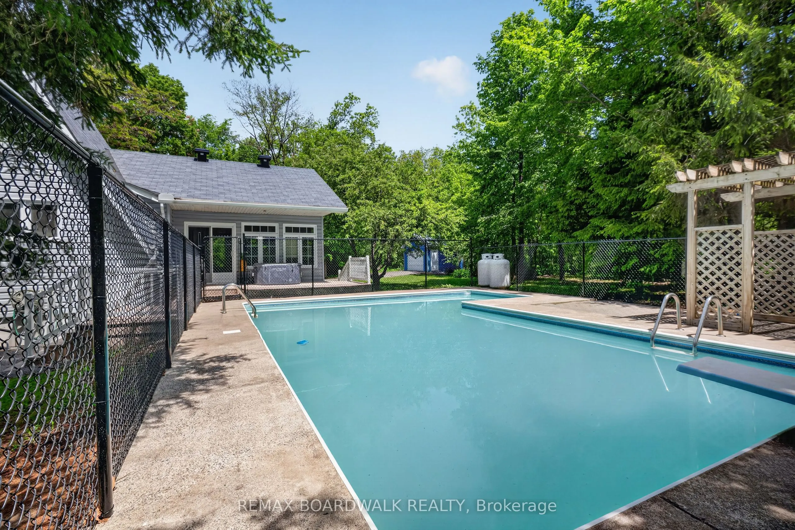 14930 Concession 10-11 Road