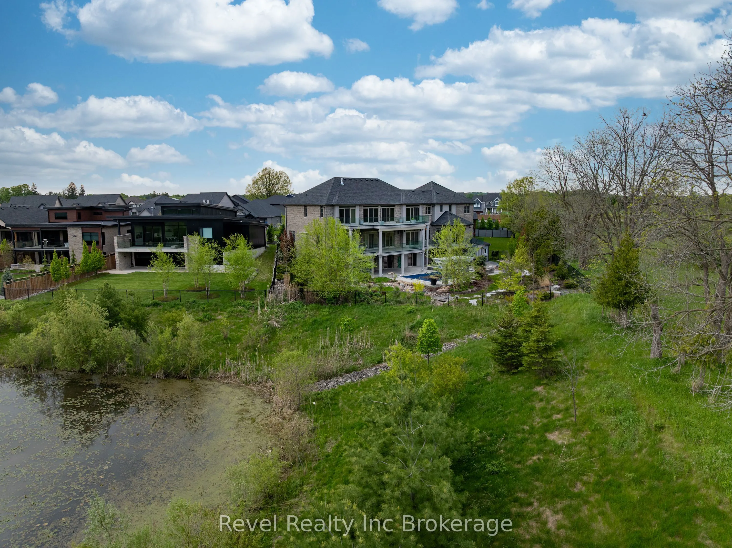 241 Tamarack Boulevard