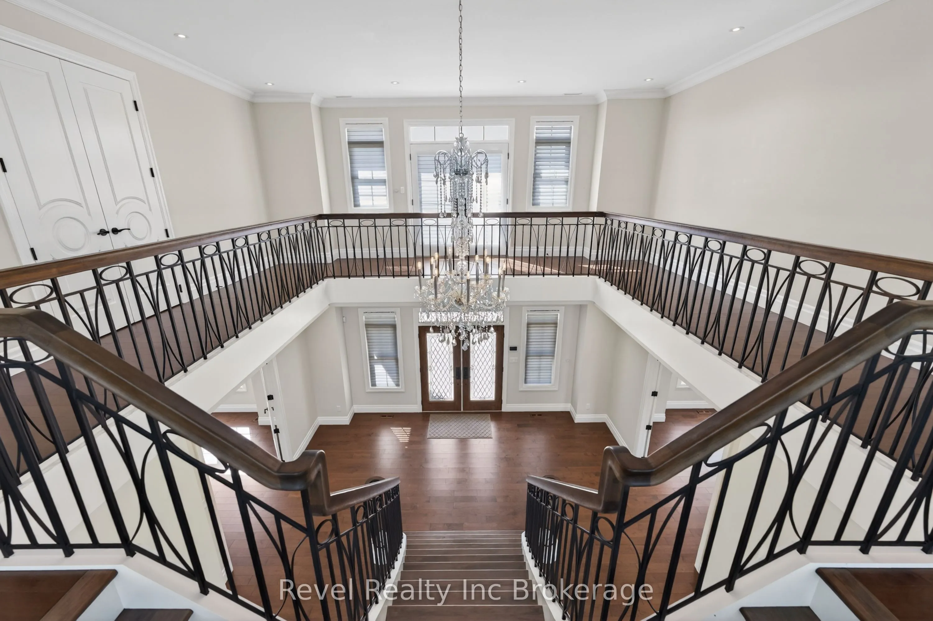 241 Tamarack Boulevard