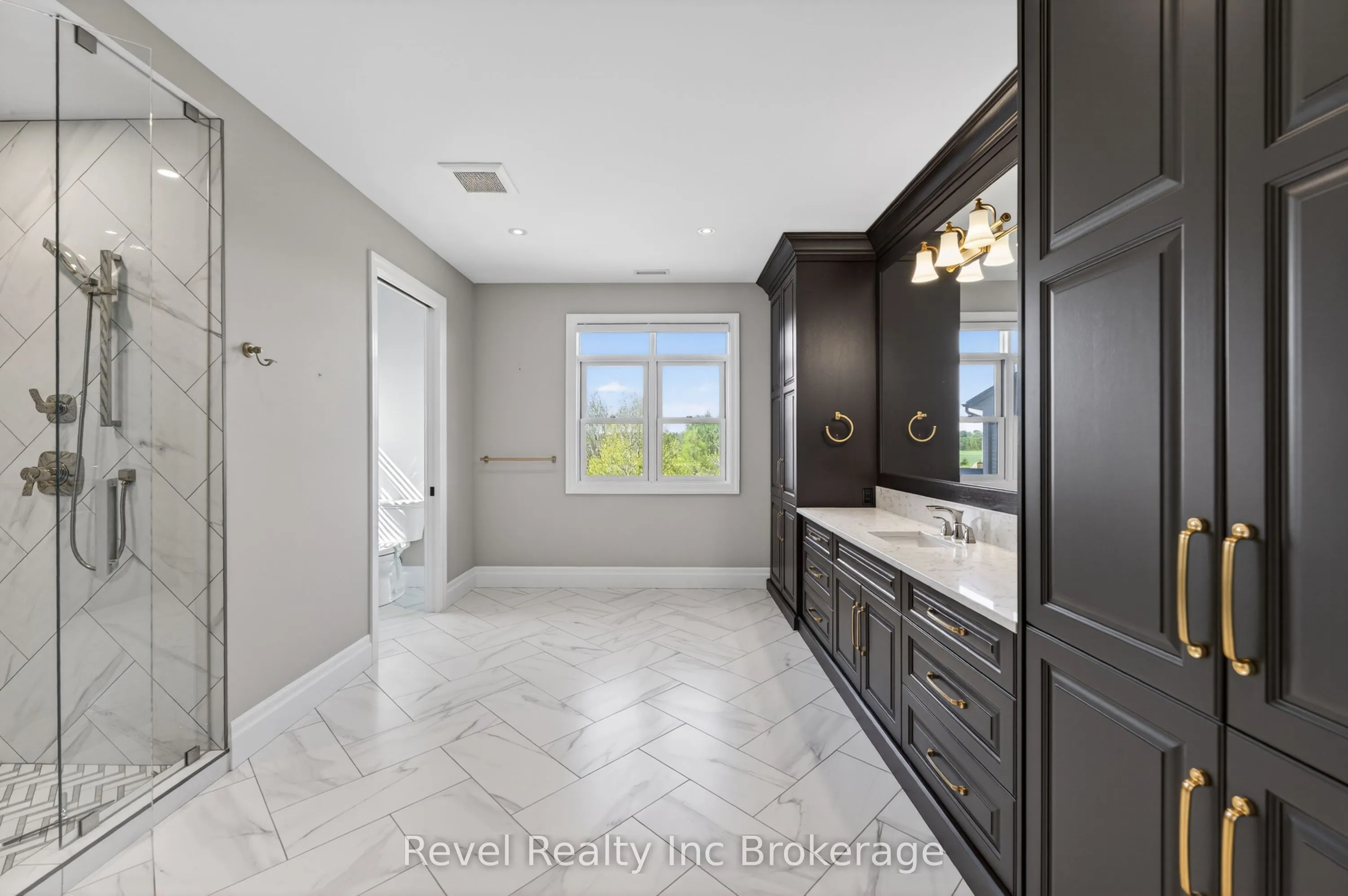 241 Tamarack Boulevard