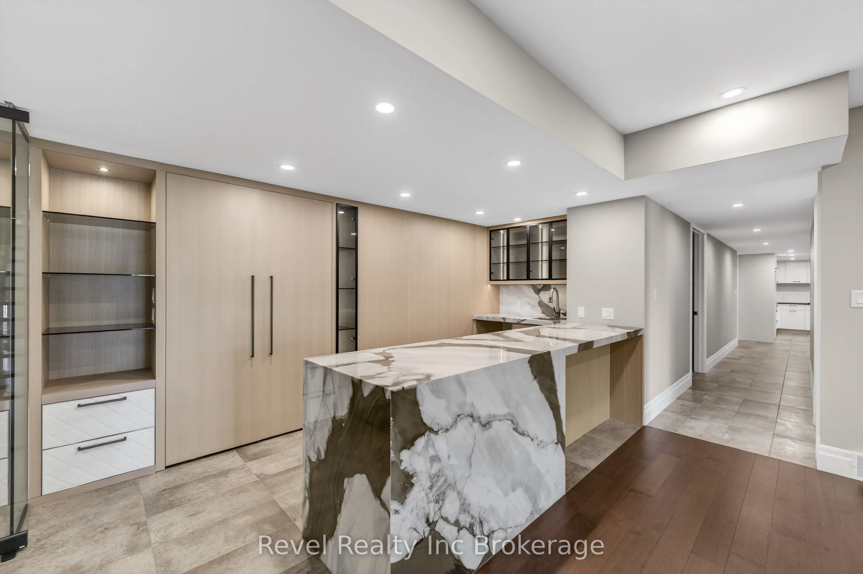 241 Tamarack Boulevard