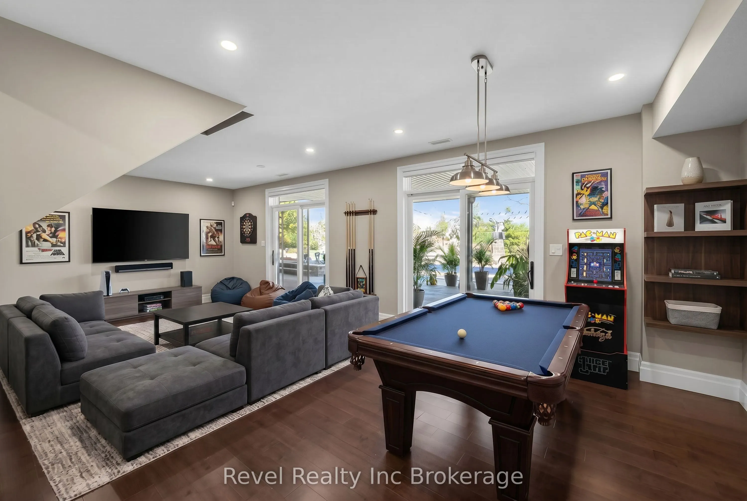 241 Tamarack Boulevard