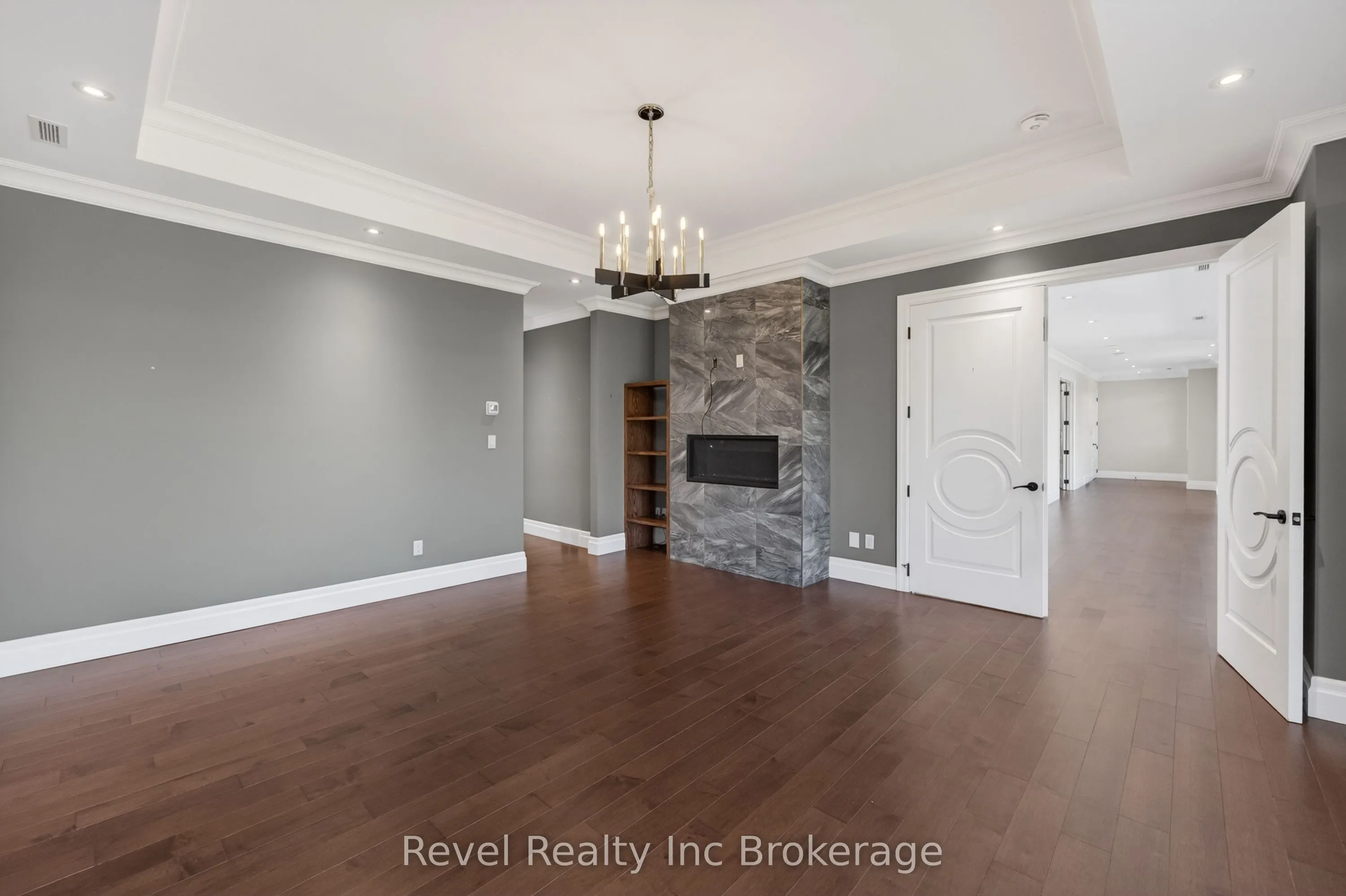 241 Tamarack Boulevard