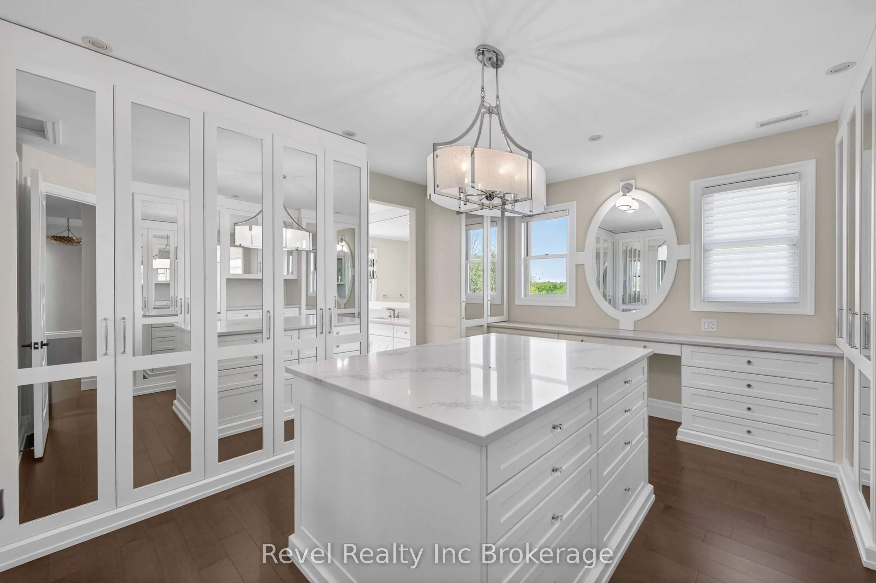 241 Tamarack Boulevard
