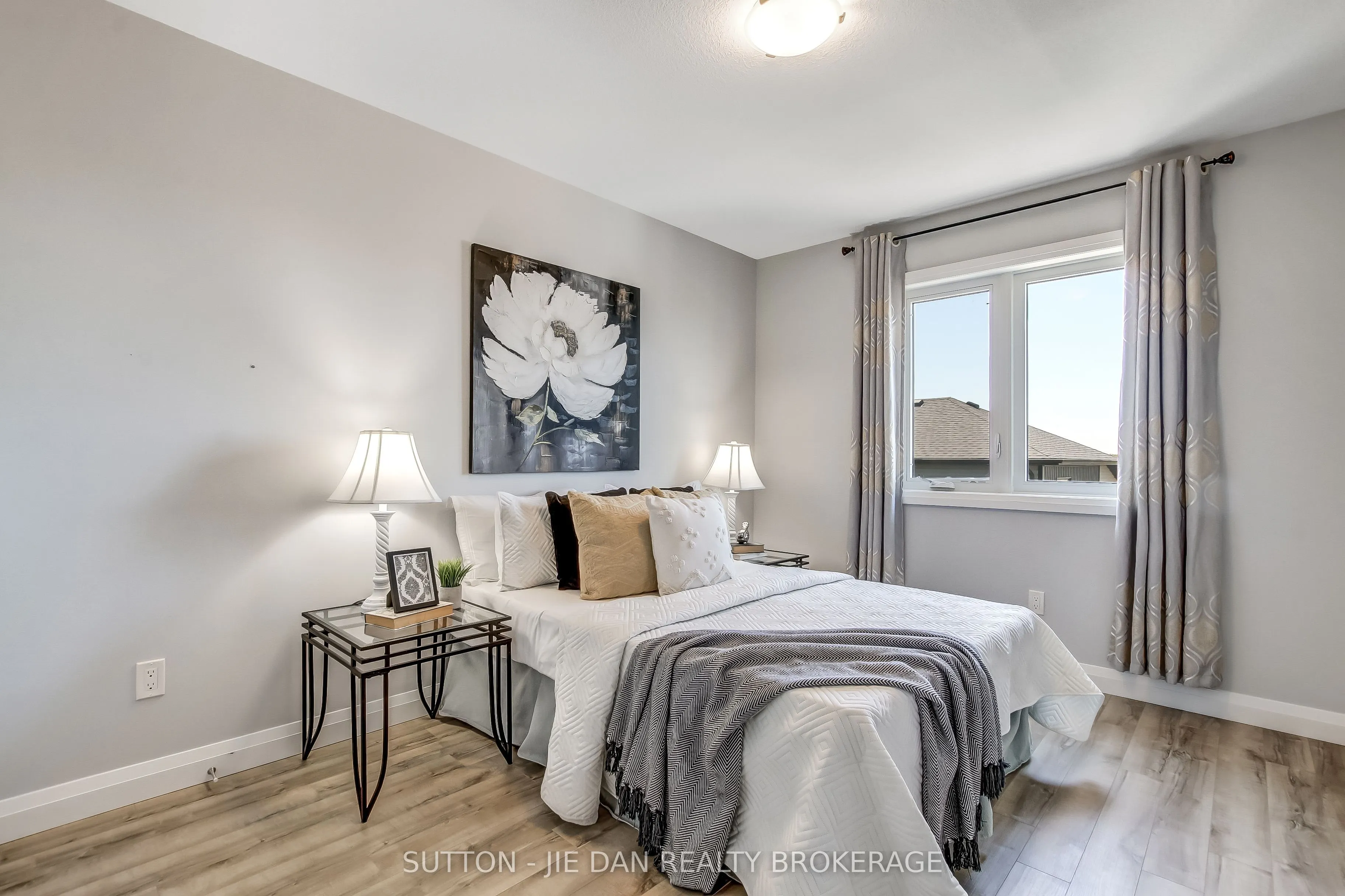 819 KLEINBURG Drive #2