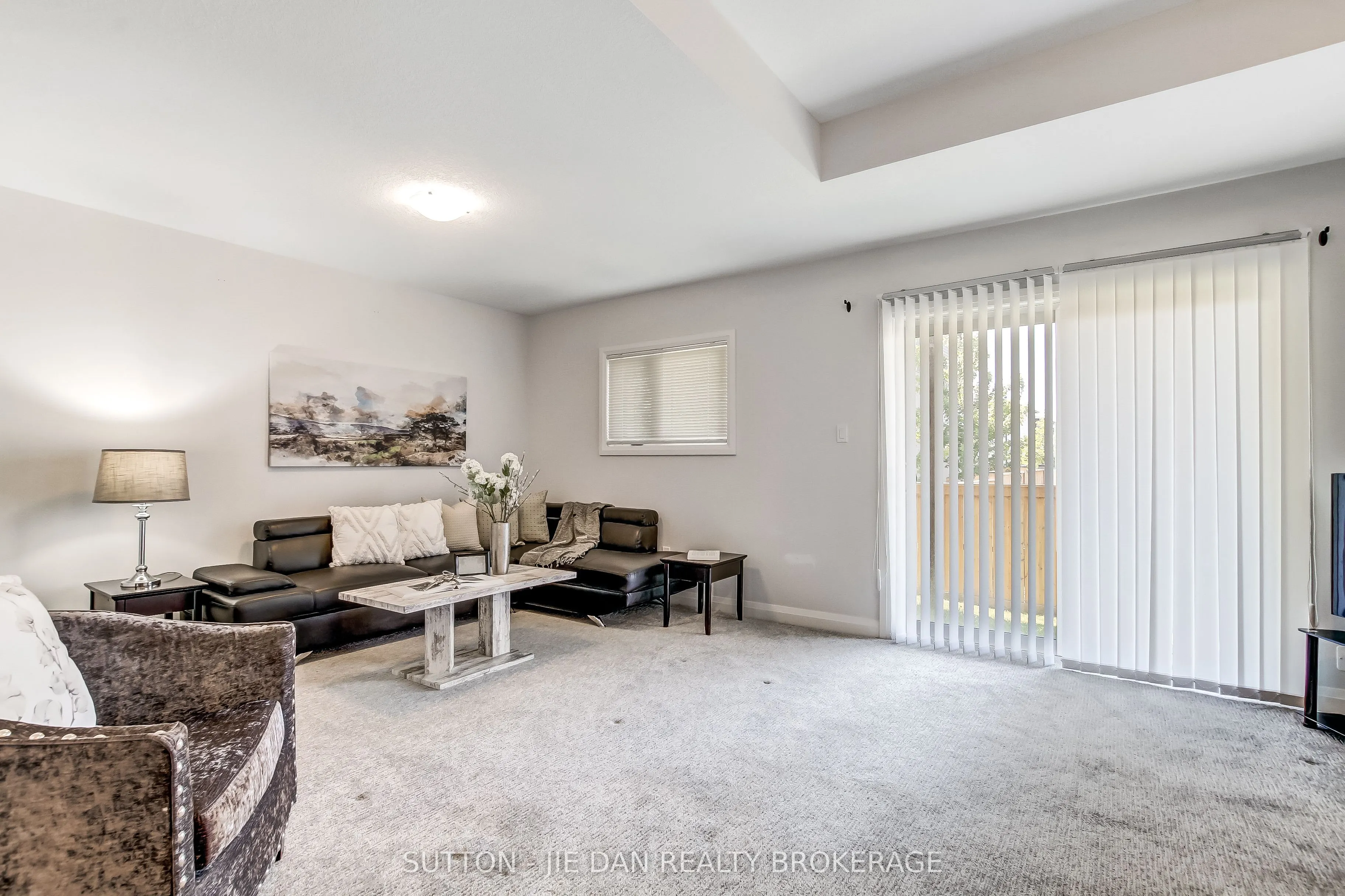 819 KLEINBURG Drive #2