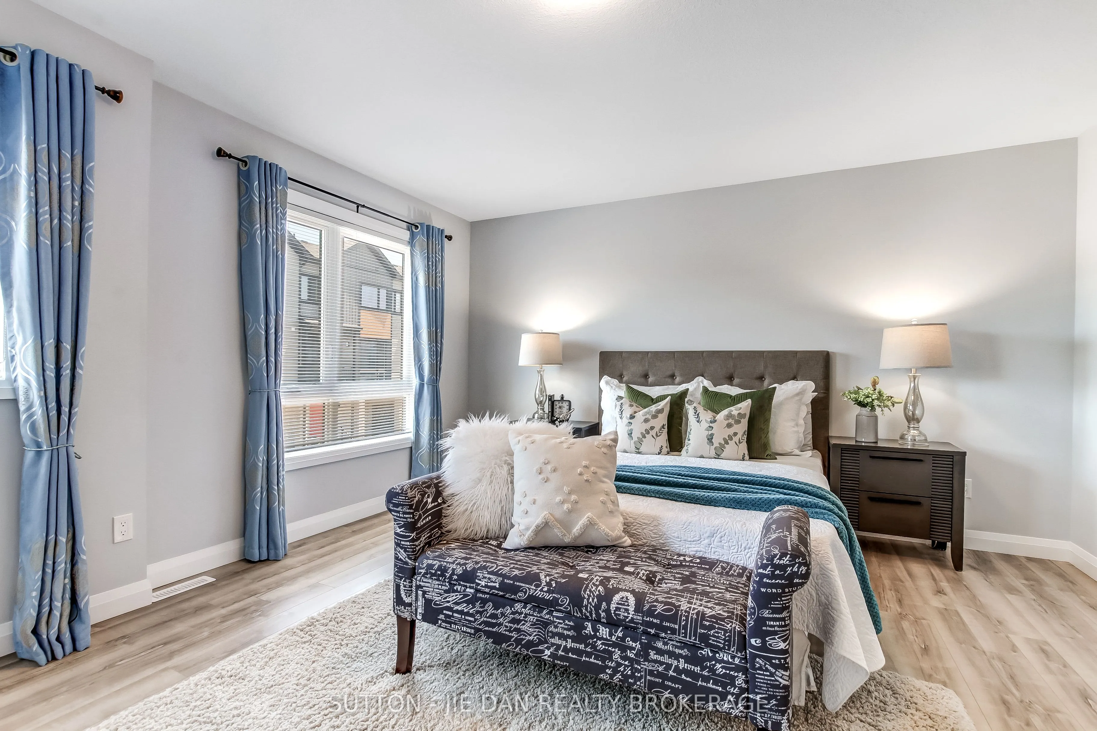 819 KLEINBURG Drive #2
