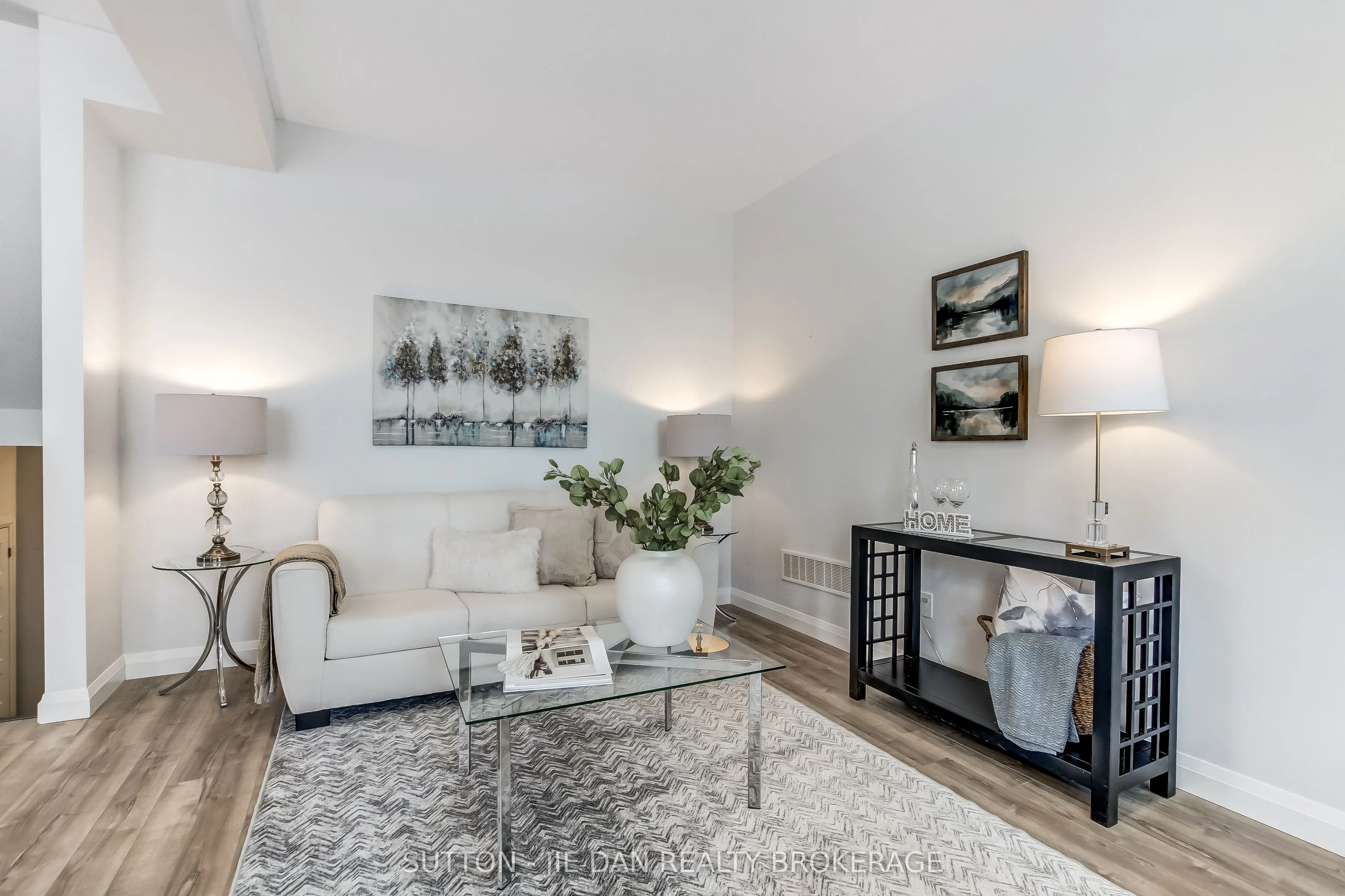 819 KLEINBURG Drive #2