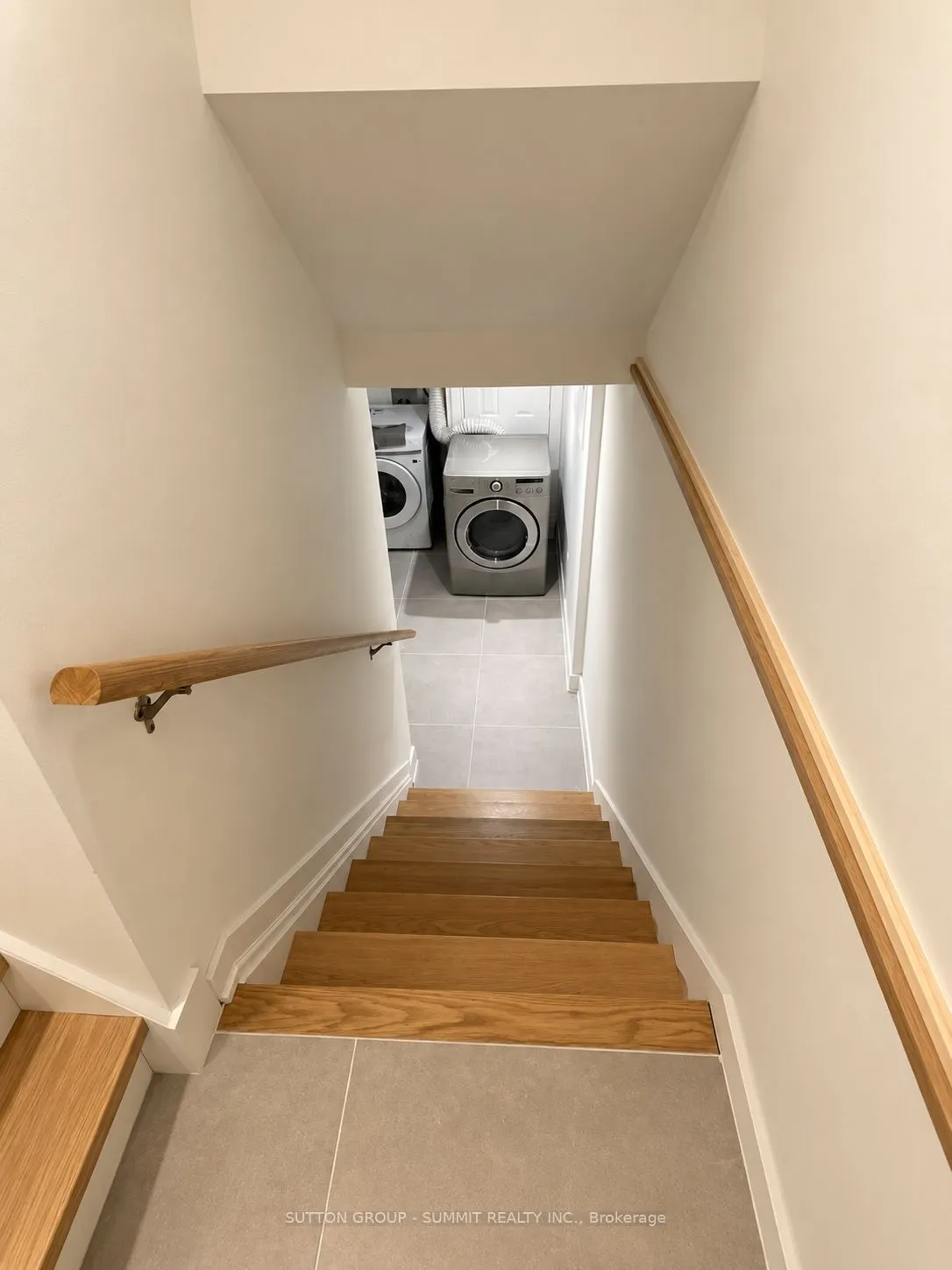 9 Grenadier Drive