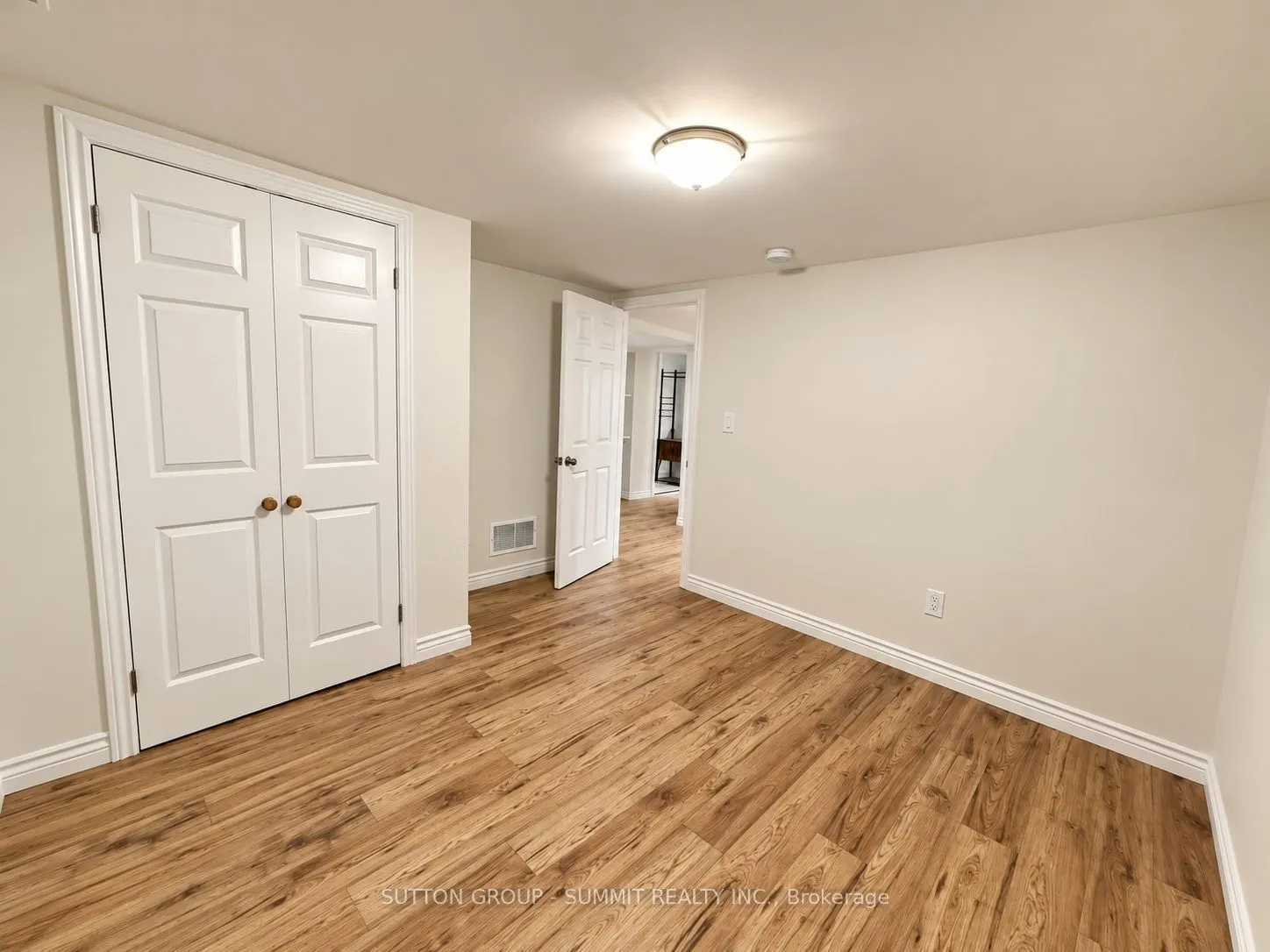 9 Grenadier Drive