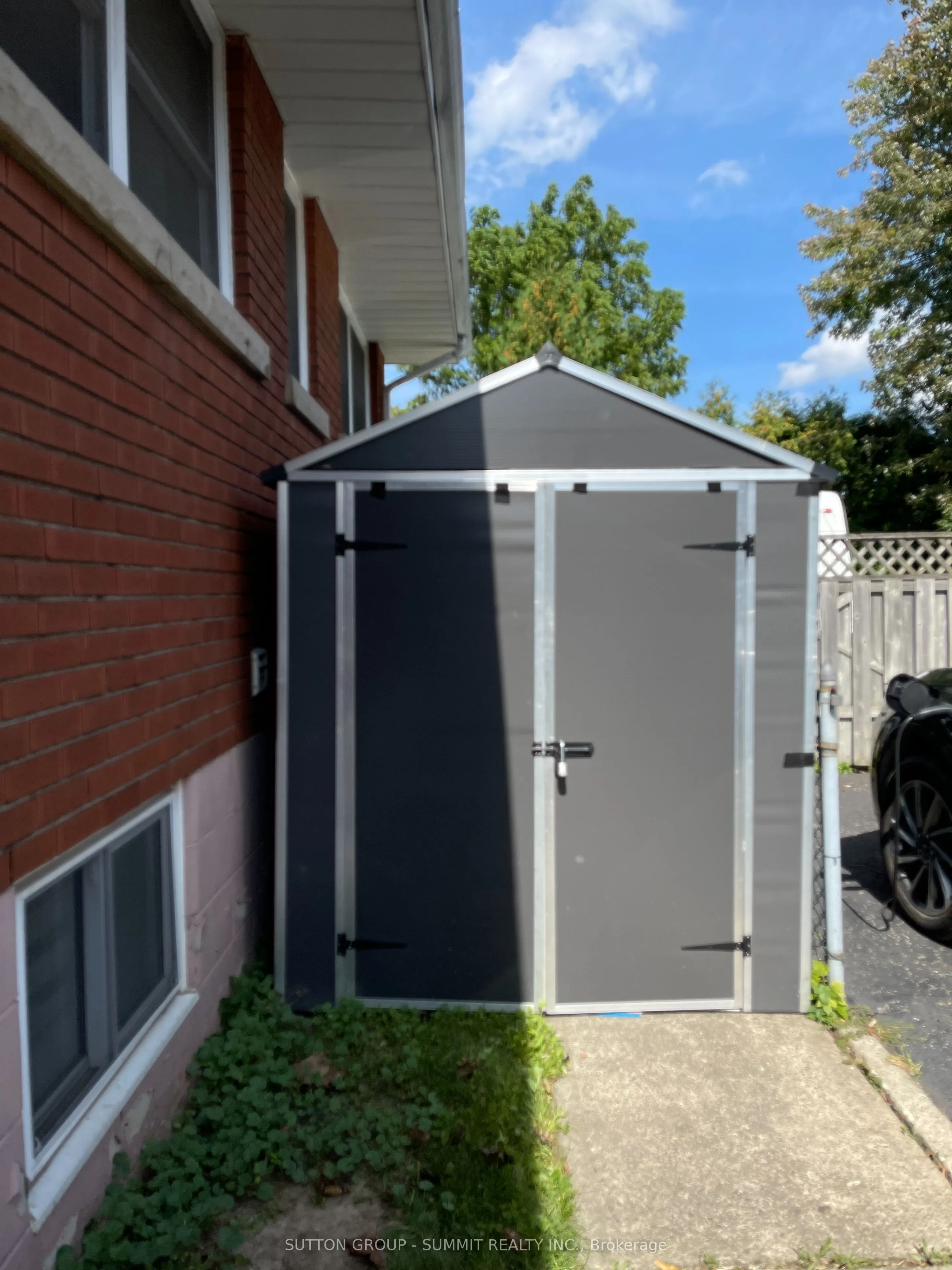 9 Grenadier Drive