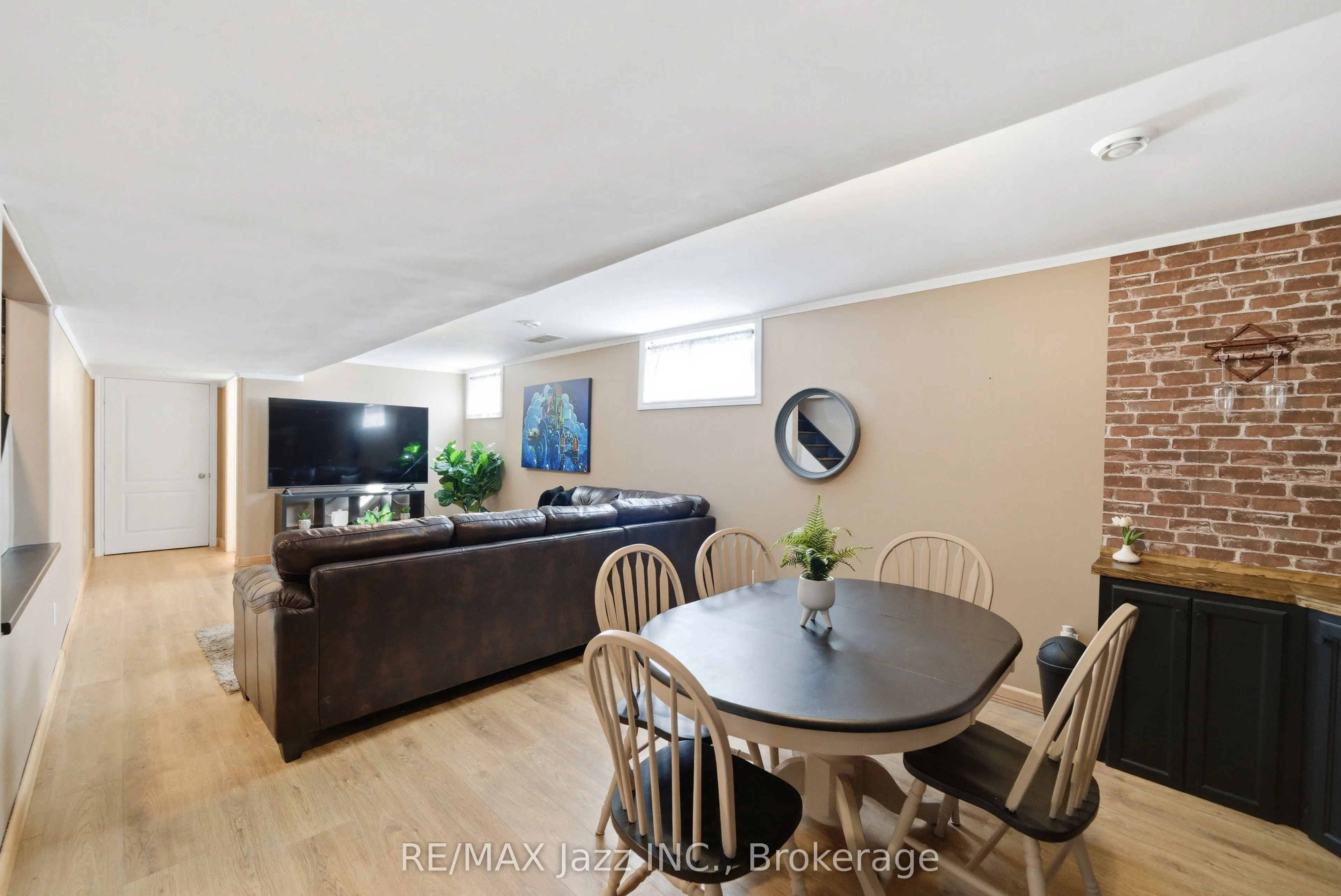 1 Cooper Court