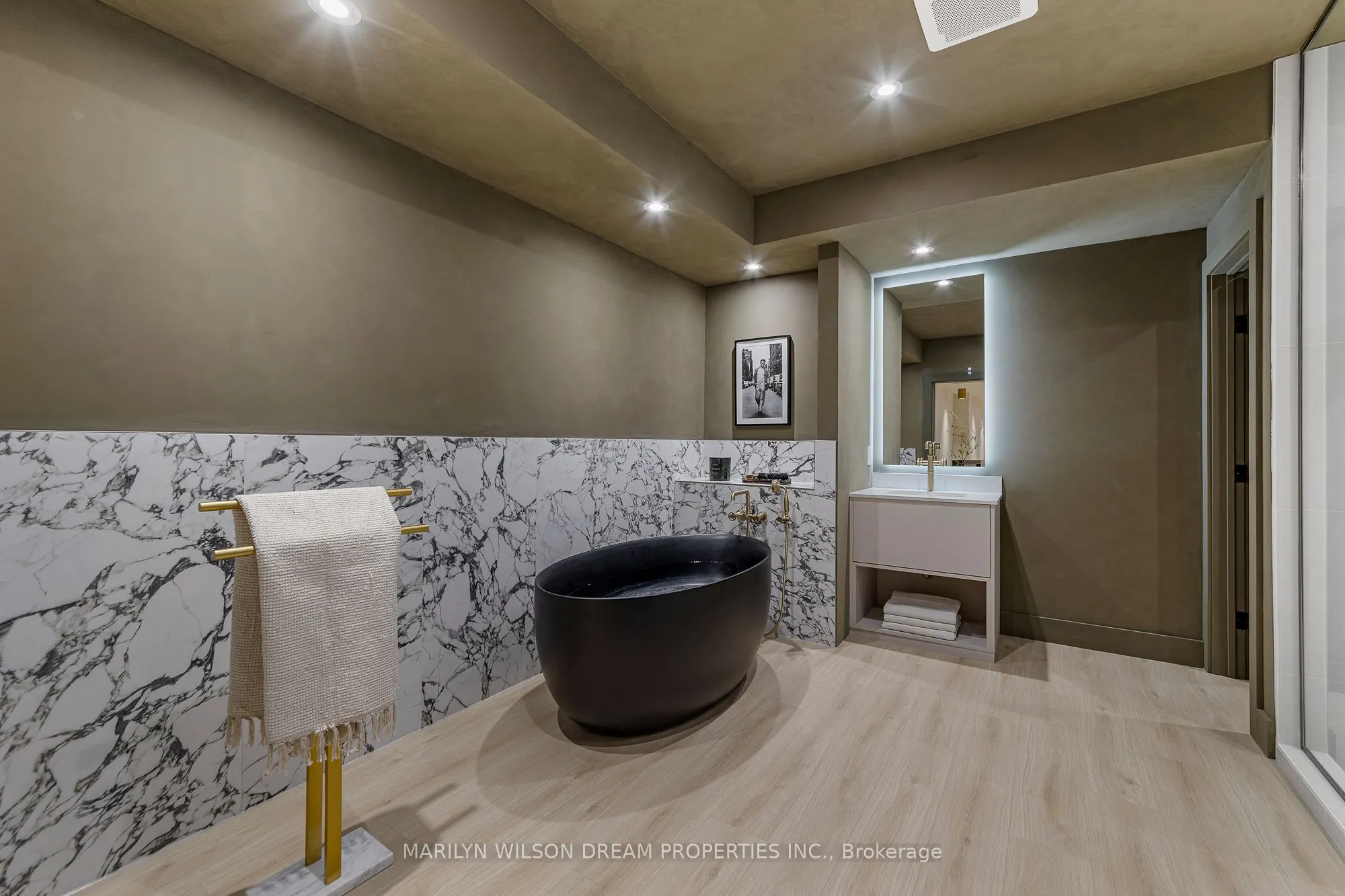 6109 Knights Drive