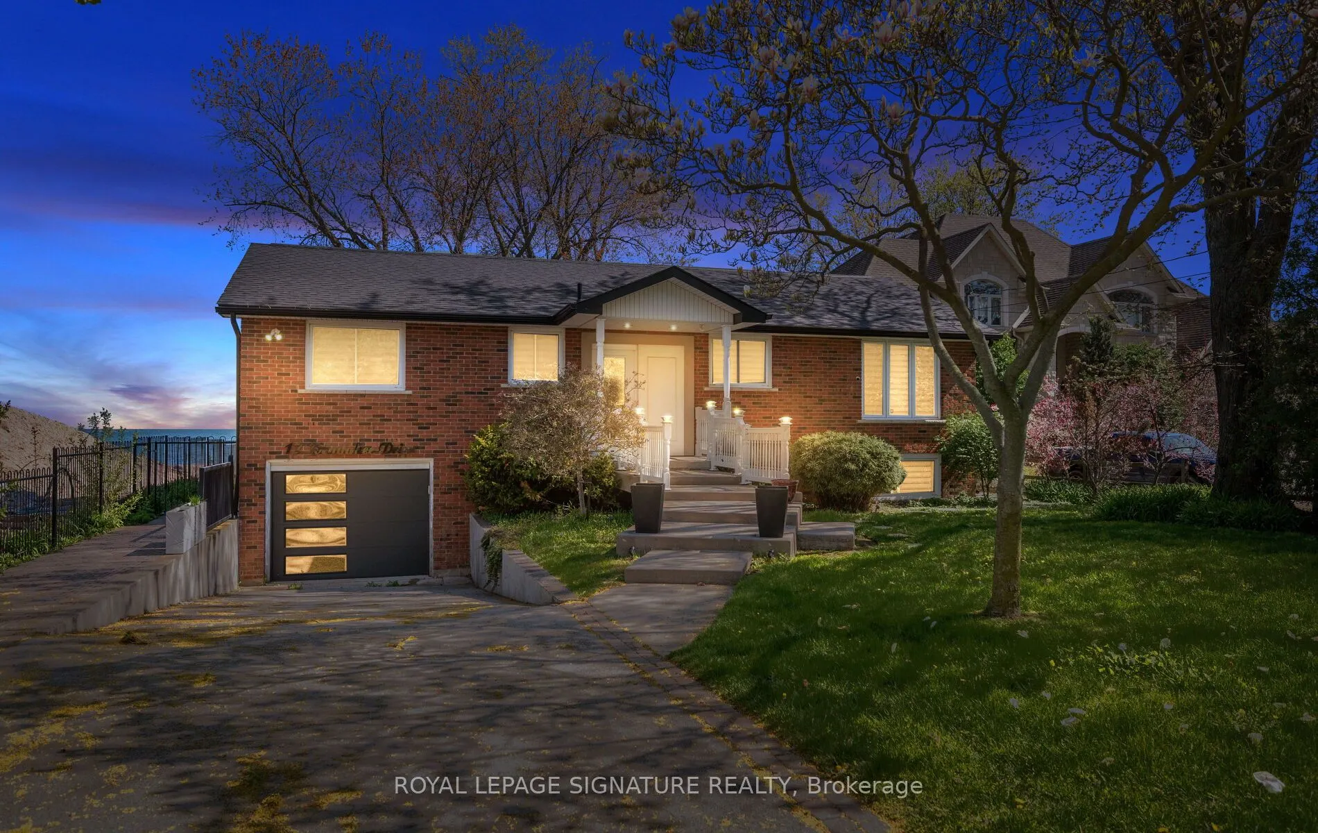 17 Wendakee Drive