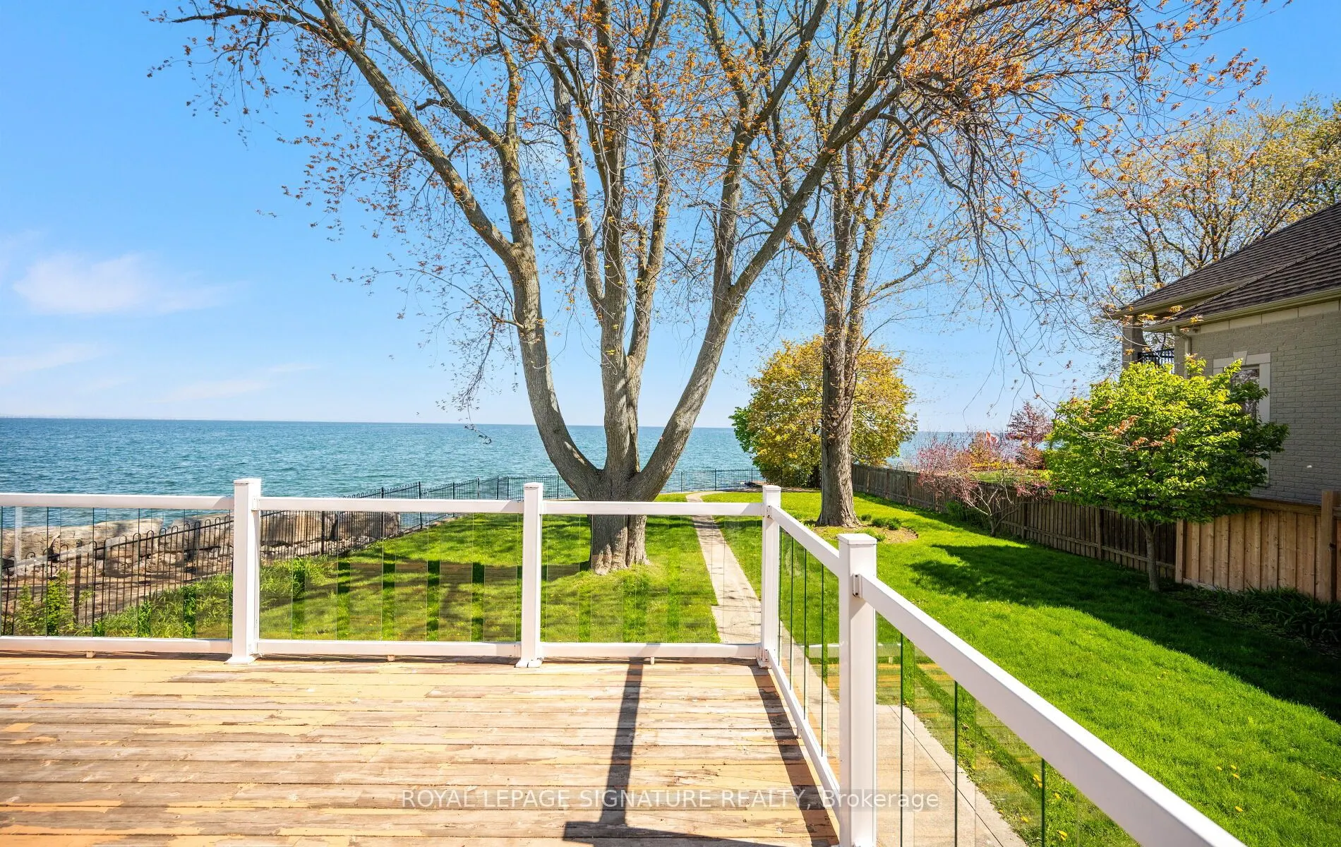 17 Wendakee Drive