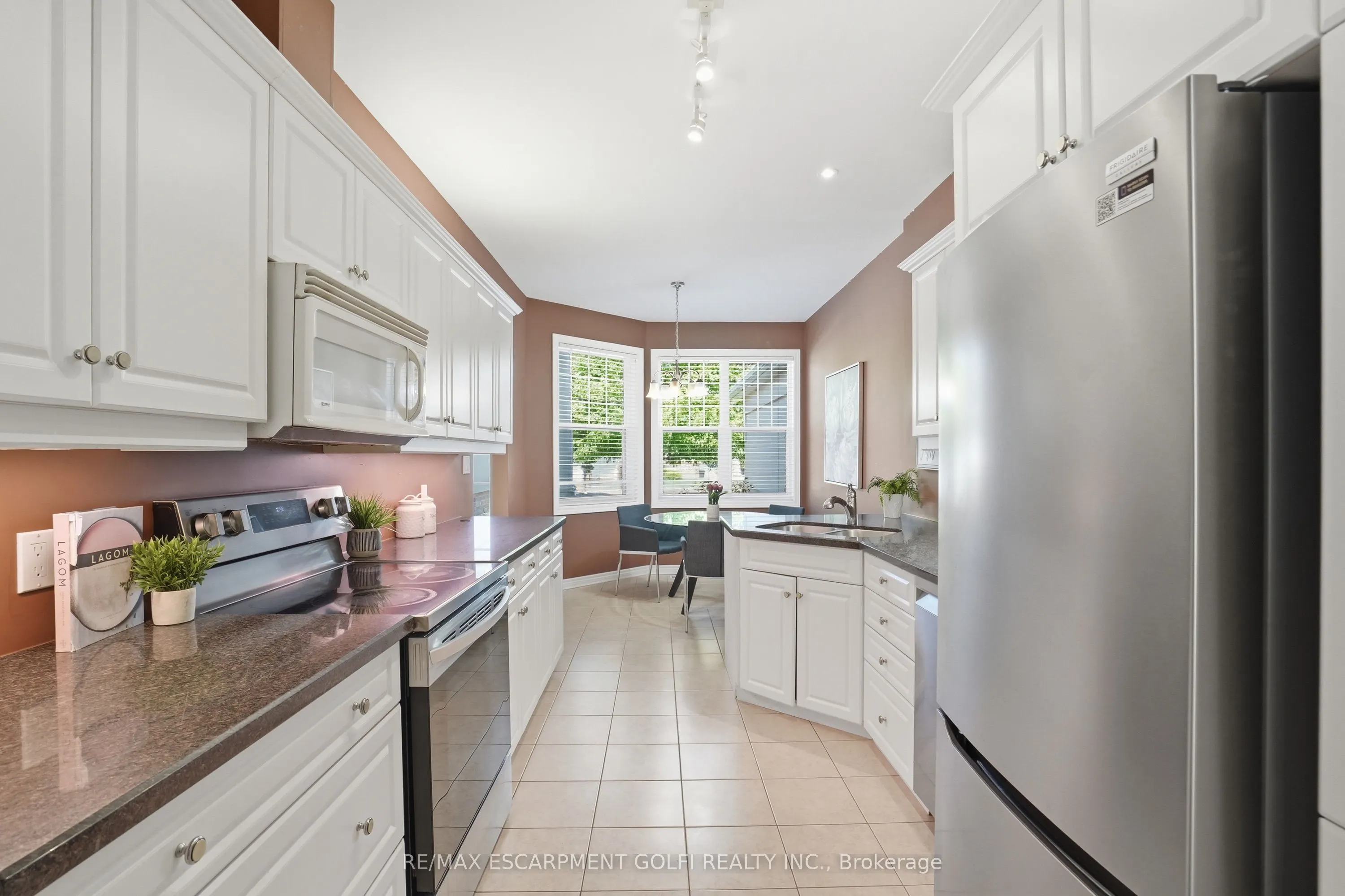 58 Glendale Avenue #12