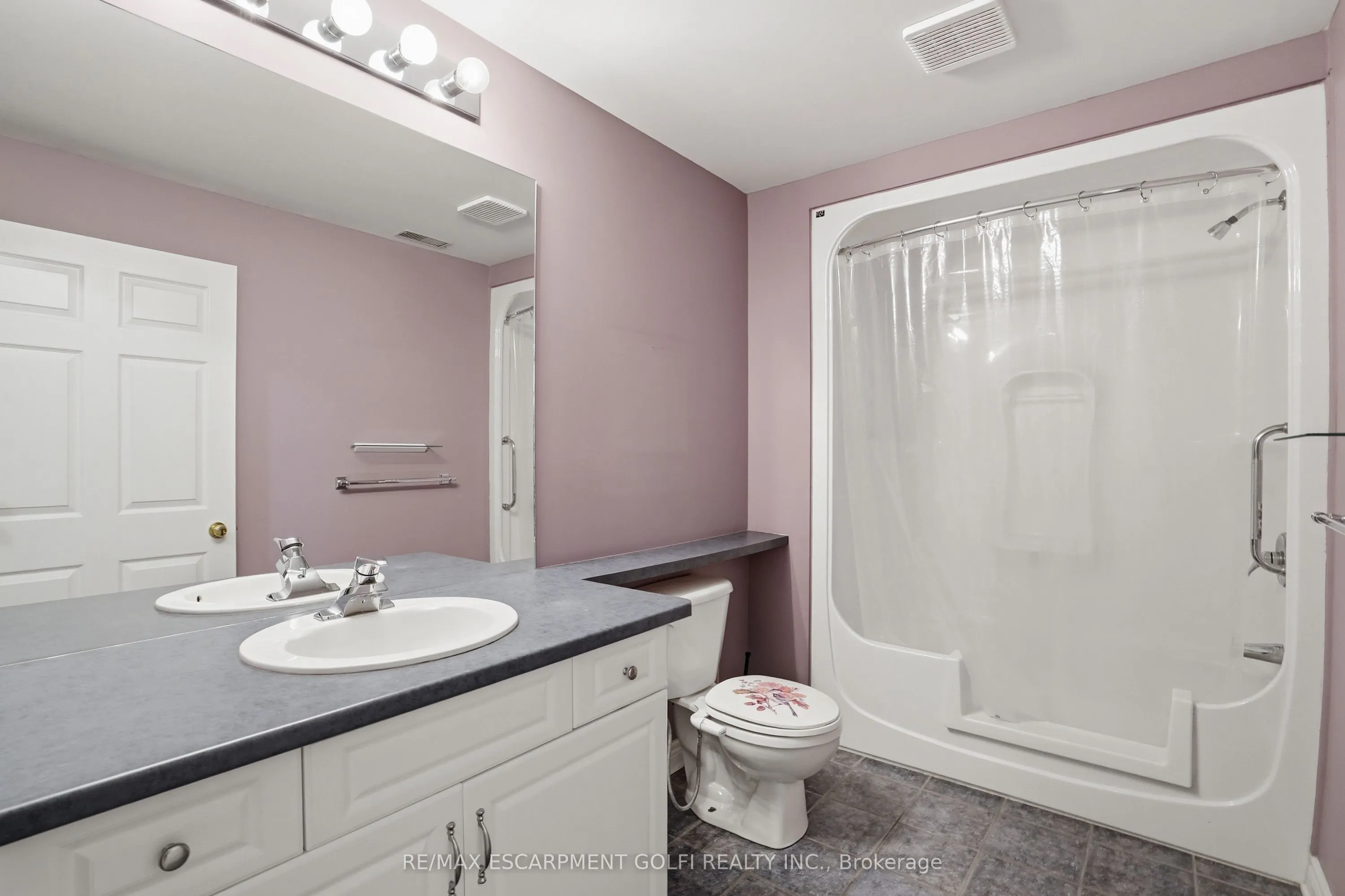 58 Glendale Avenue #12