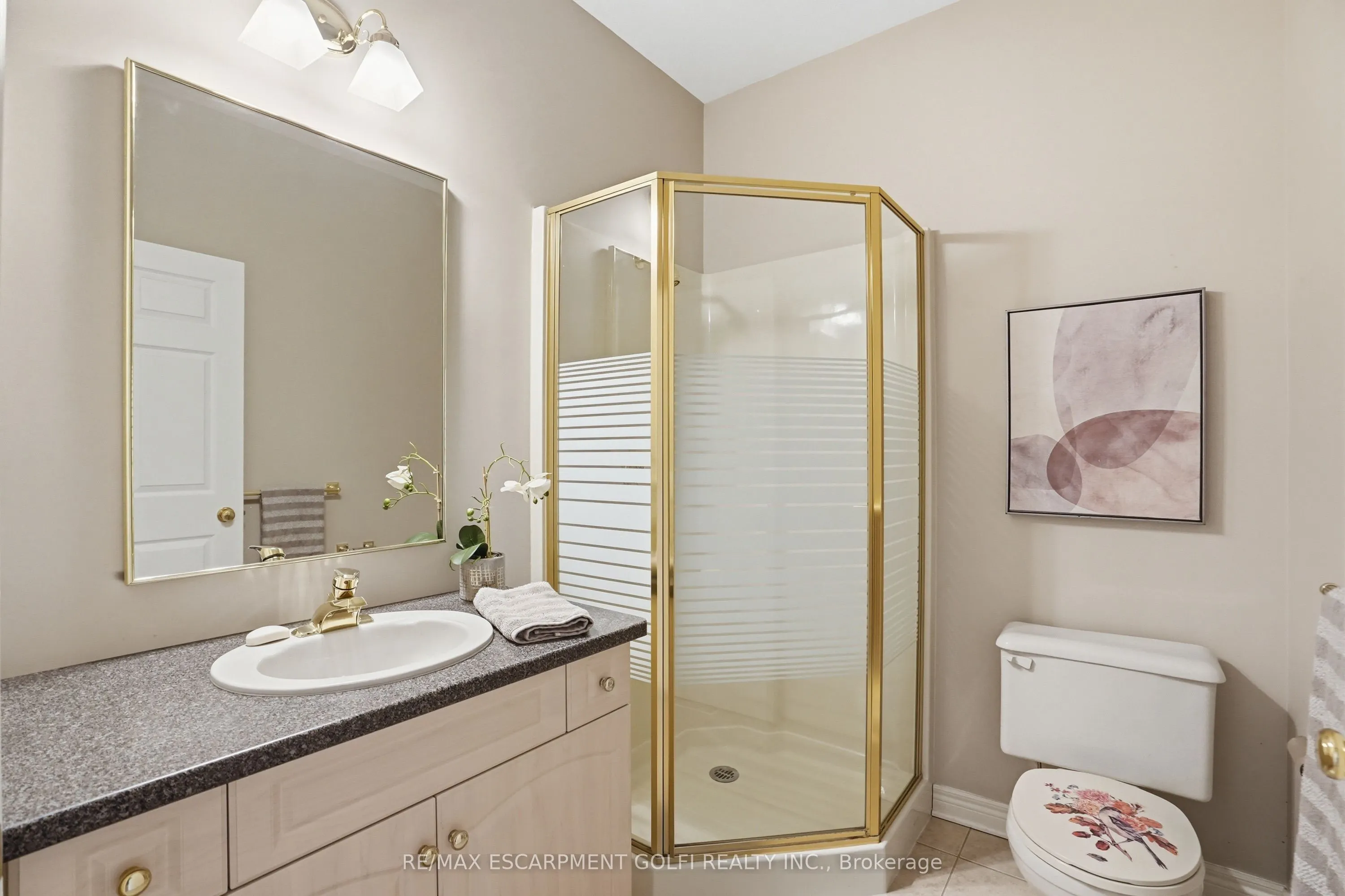 58 Glendale Avenue #12
