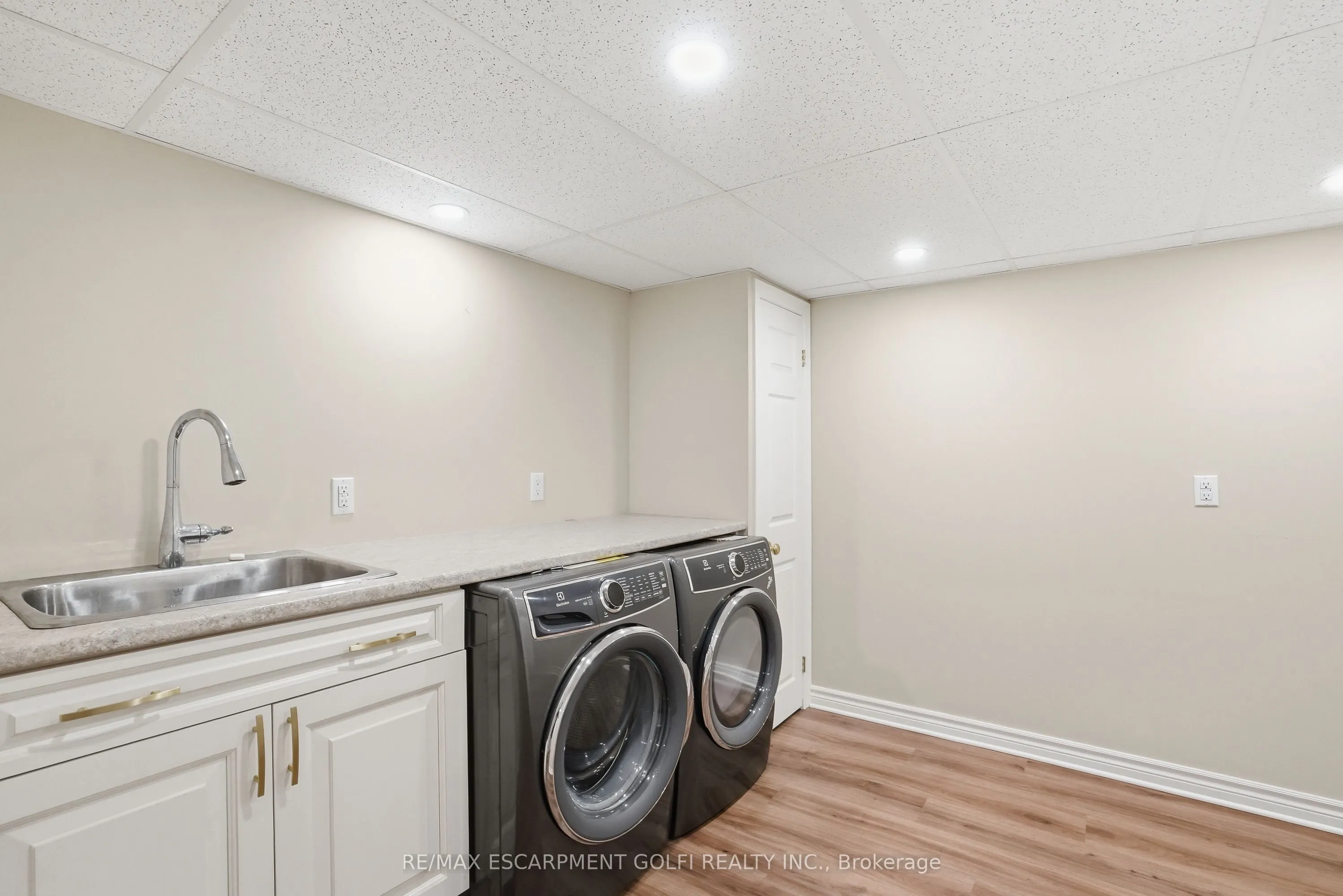 58 Glendale Avenue #12