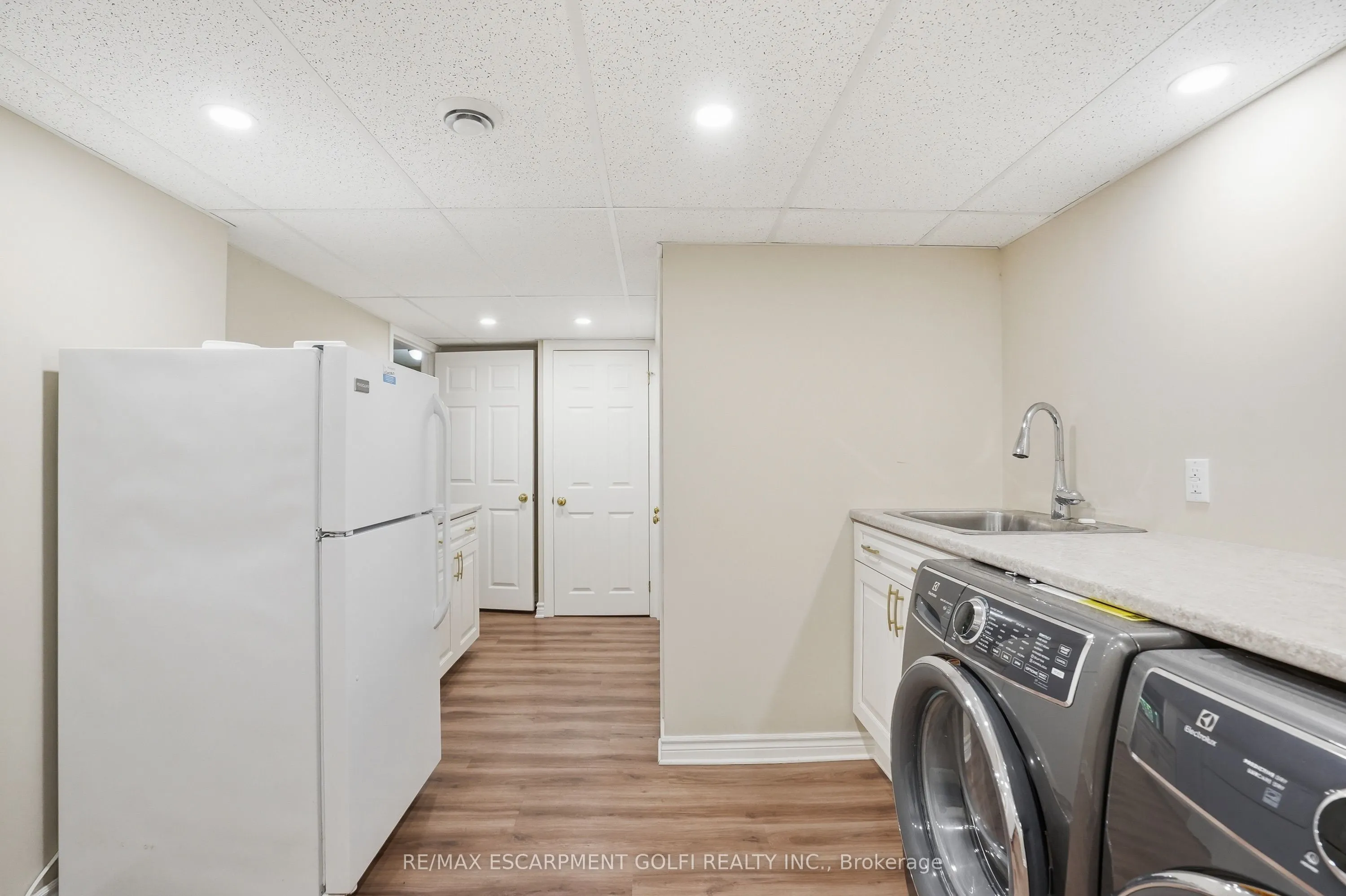 58 Glendale Avenue #12