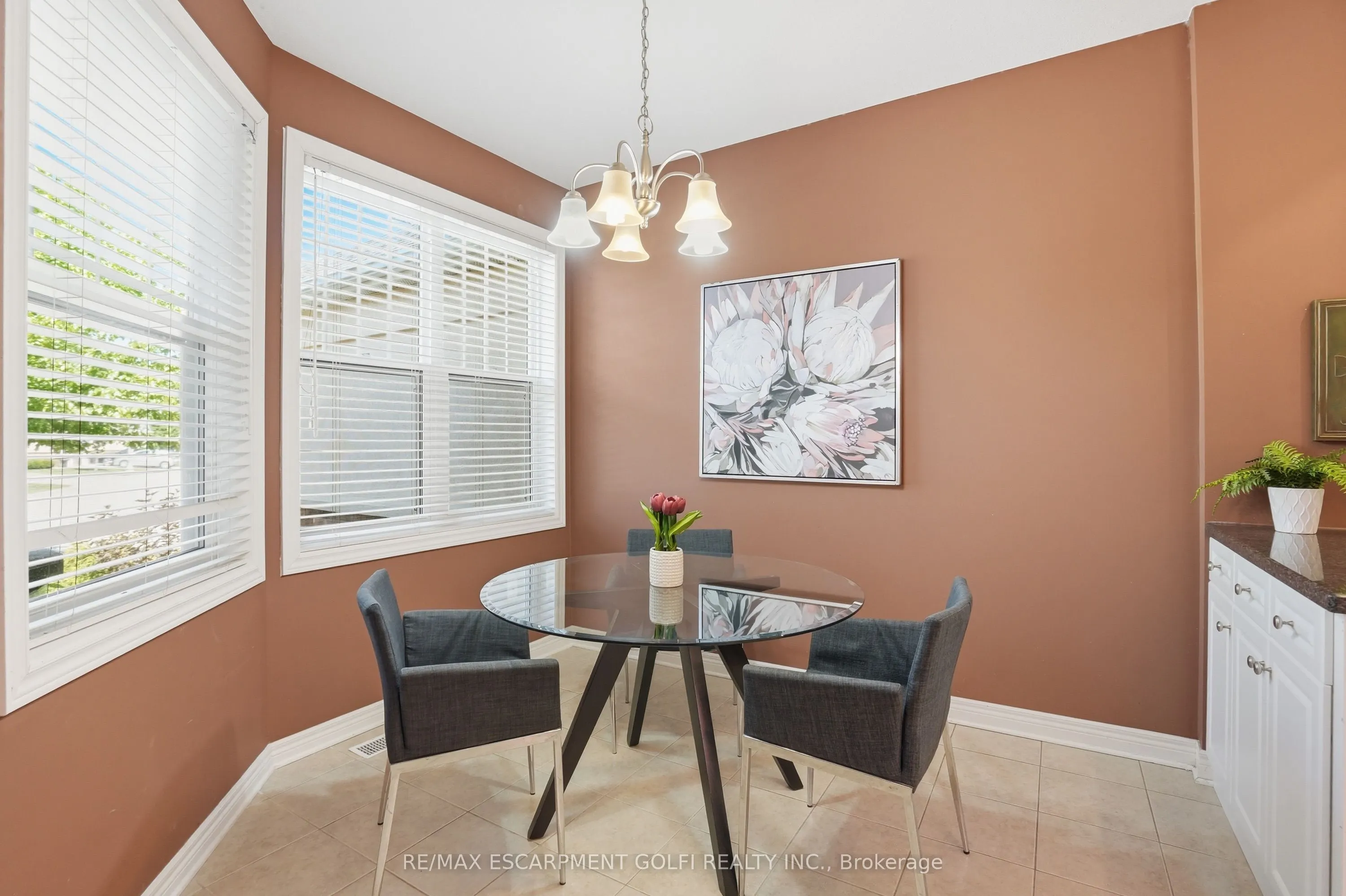58 Glendale Avenue #12