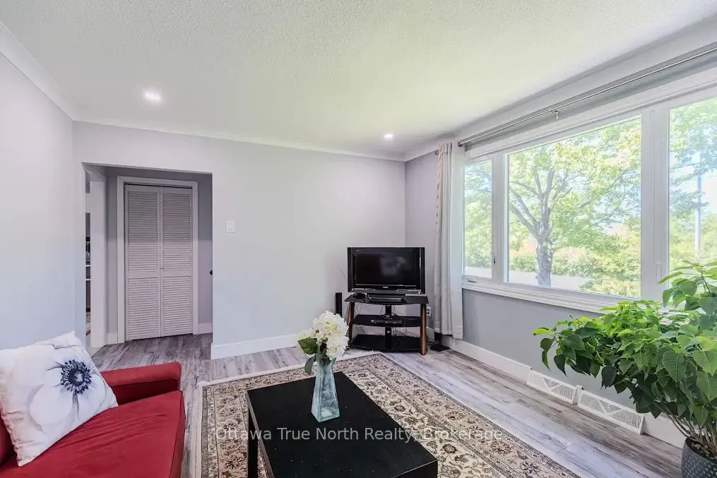 35 Tauvette Street