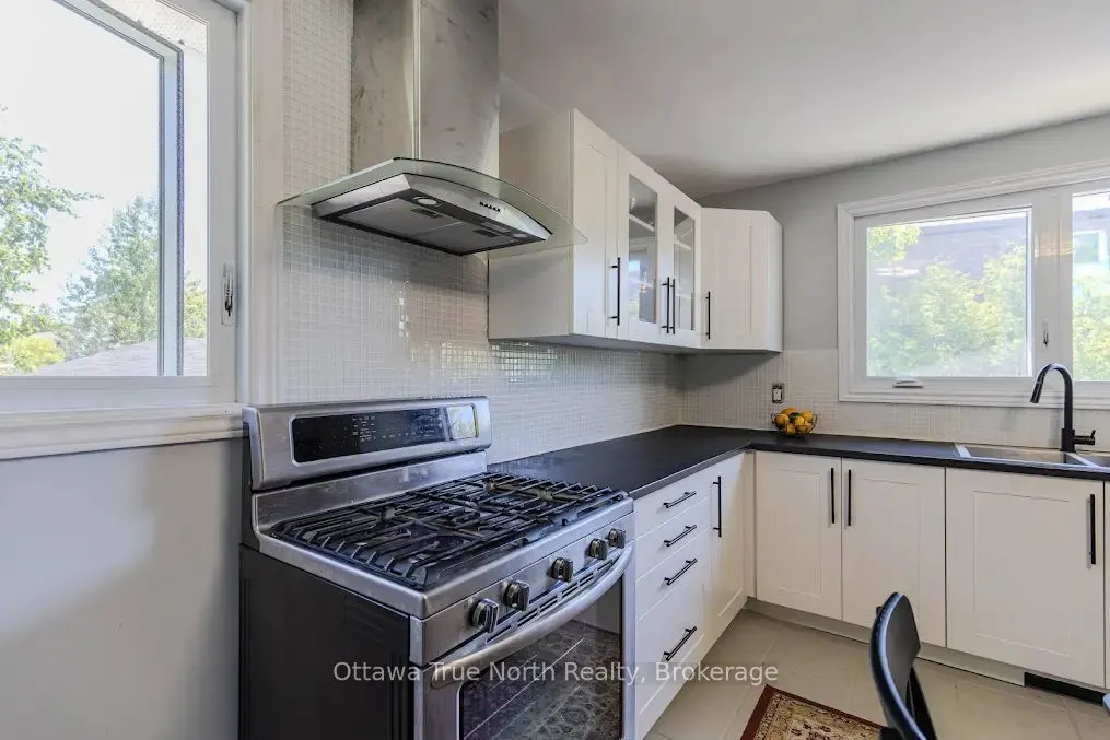 35 Tauvette Street